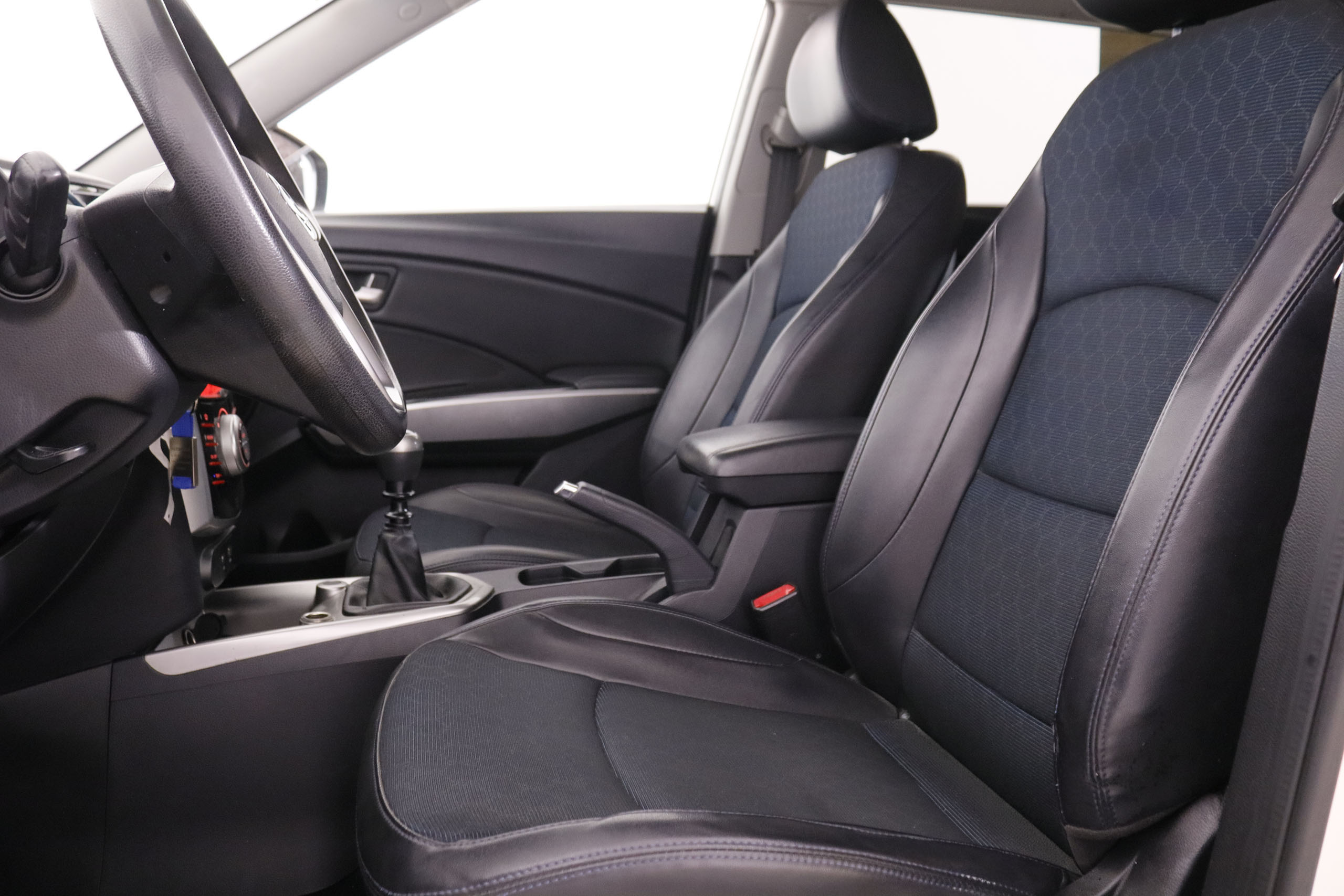 Ssangyong Tivoli 1.6 D16T PREMIUM 4X2 115CV 5P # BLUETOOTH foto 21