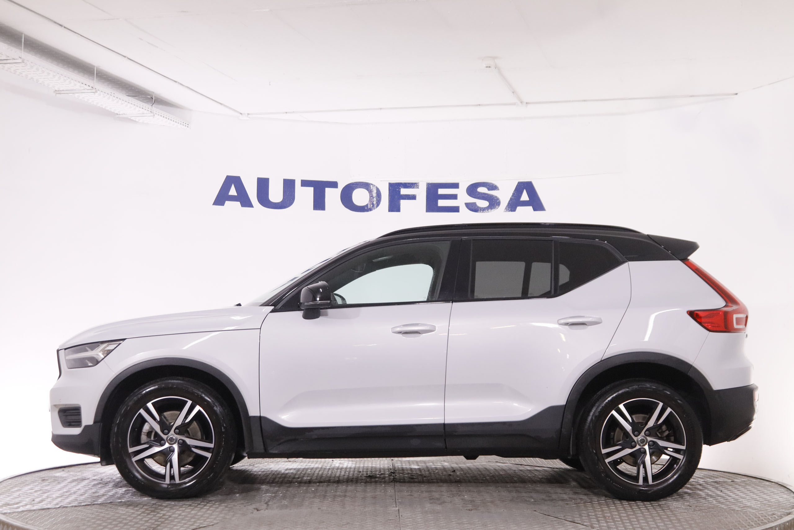 Volvo XC40 2.0 B4 HYBRID AWD R DESIGN AUTO 197CV 5P # IVA DEDUCIBLE, NAVY, PARKTRONIC foto 9