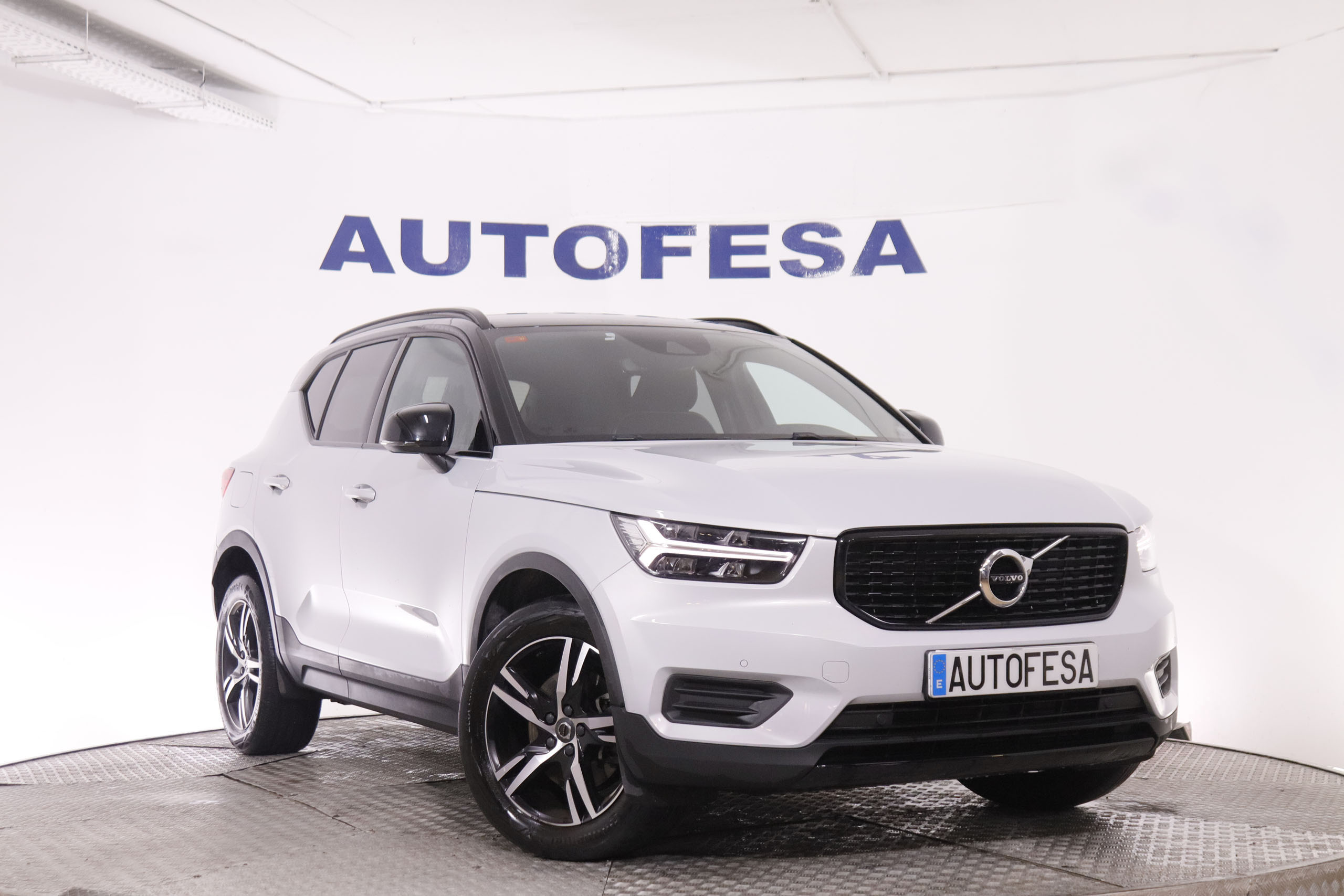 Volvo XC40 2.0 B4 HYBRID AWD R DESIGN AUTO 197CV 5P # IVA DEDUCIBLE, NAVY, PARKTRONIC foto 3