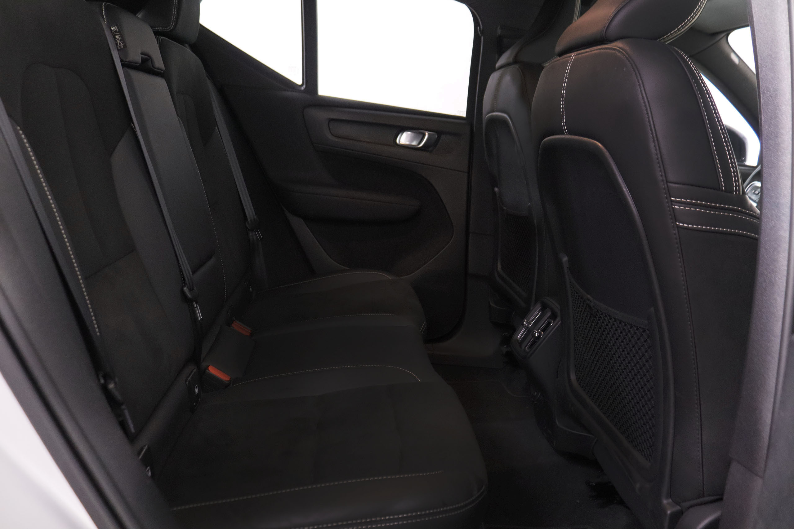 Volvo XC40 2.0 B4 HYBRID AWD R DESIGN AUTO 197CV 5P # IVA DEDUCIBLE, NAVY, PARKTRONIC foto 25