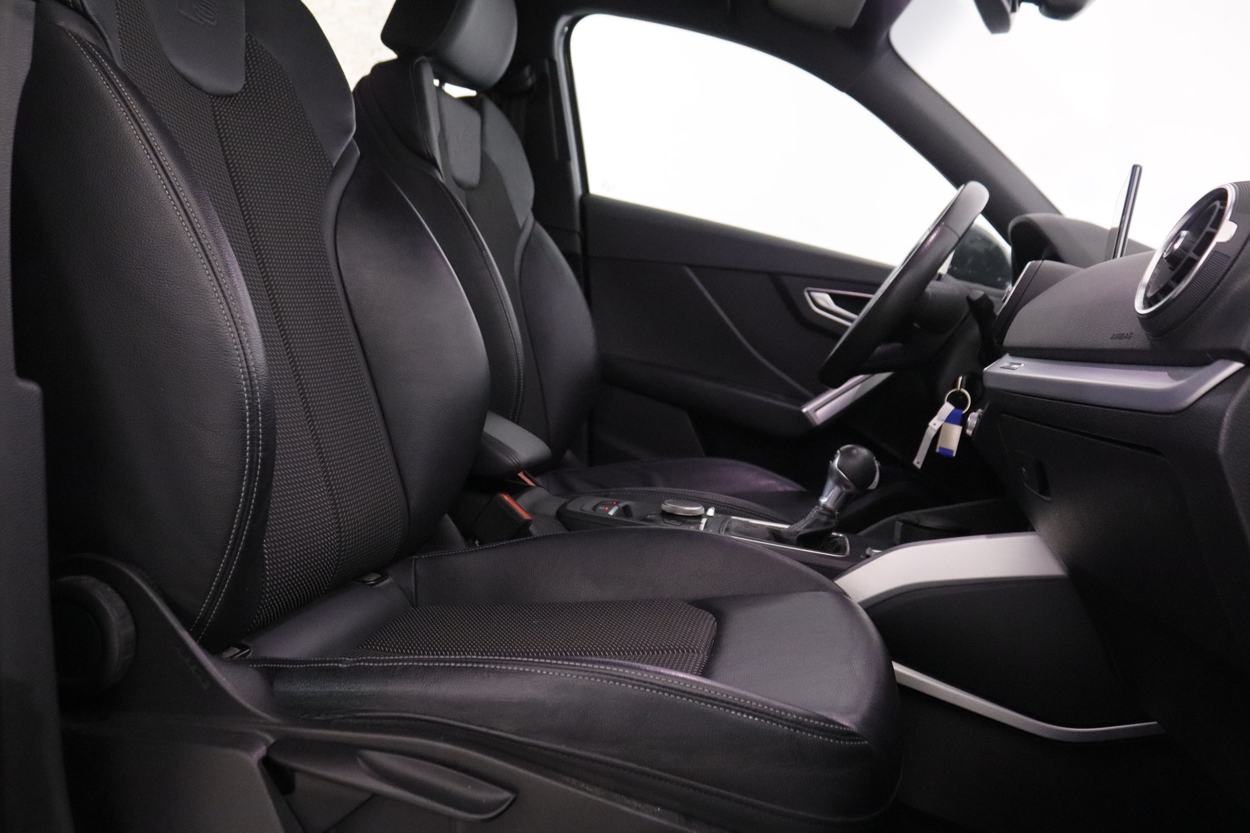 Audi Q2 1.4 TFSI S LINE STRONIC AUTO 150CV 5P # NAVY, PARKTRONIC foto 25