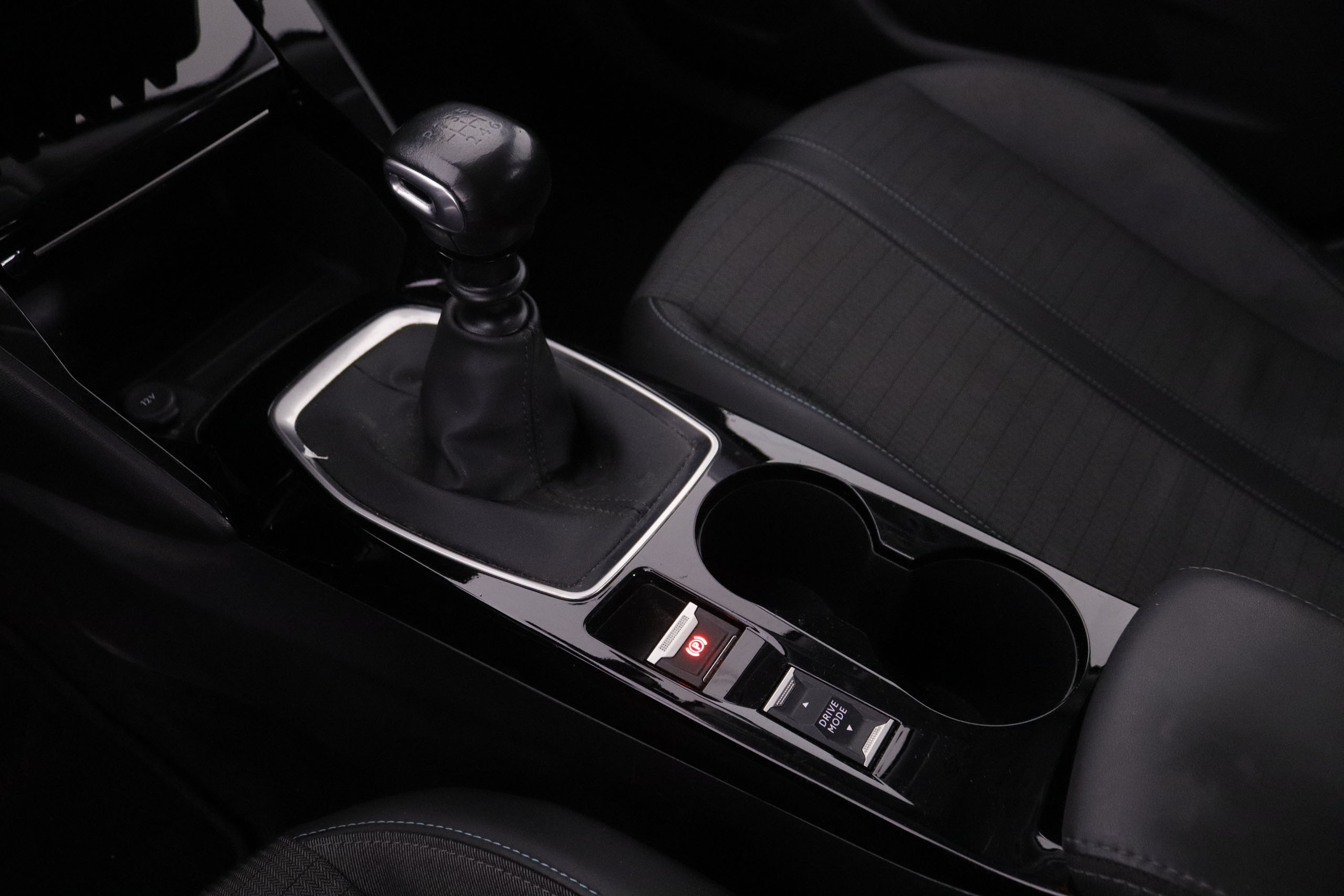 Peugeot 2008 1.2 ALLURE PACK 130CV 5P # PARKTRONIC 1.2 ALLURE PACK 130CV 5P # PARKTRONIC foto 23