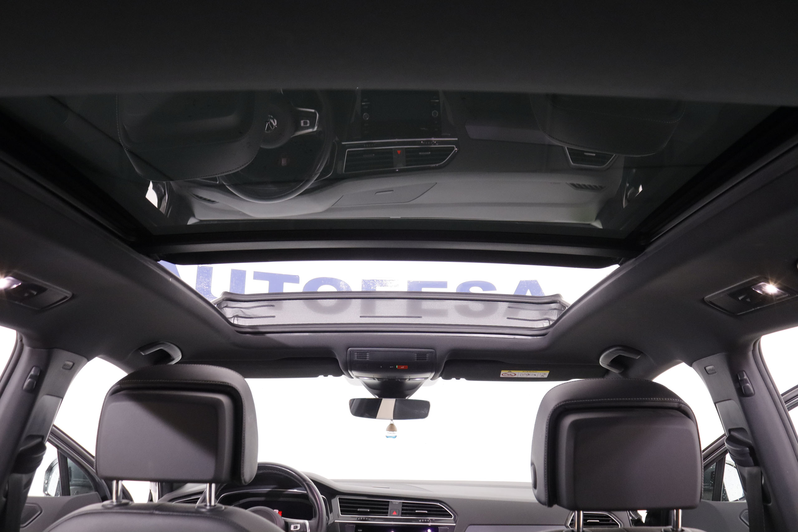 Volkswagen Tiguan TIGUAN 2.0 TSI R-LINE 4MOTION 190CV DSG 5P # , NAVY, TECHO ELECTRICO PANORAMICO, FAROS LED foto 14