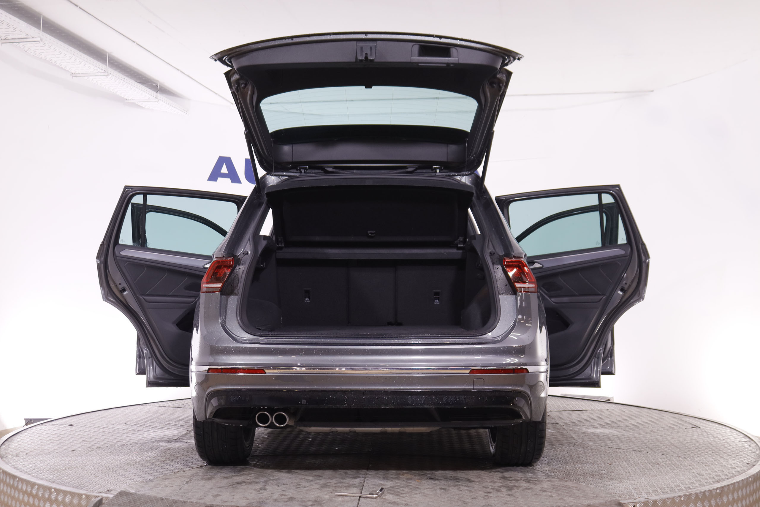 Volkswagen Tiguan TIGUAN 2.0 TSI R-LINE 4MOTION 190CV DSG 5P # , NAVY, TECHO ELECTRICO PANORAMICO, FAROS LED foto 10