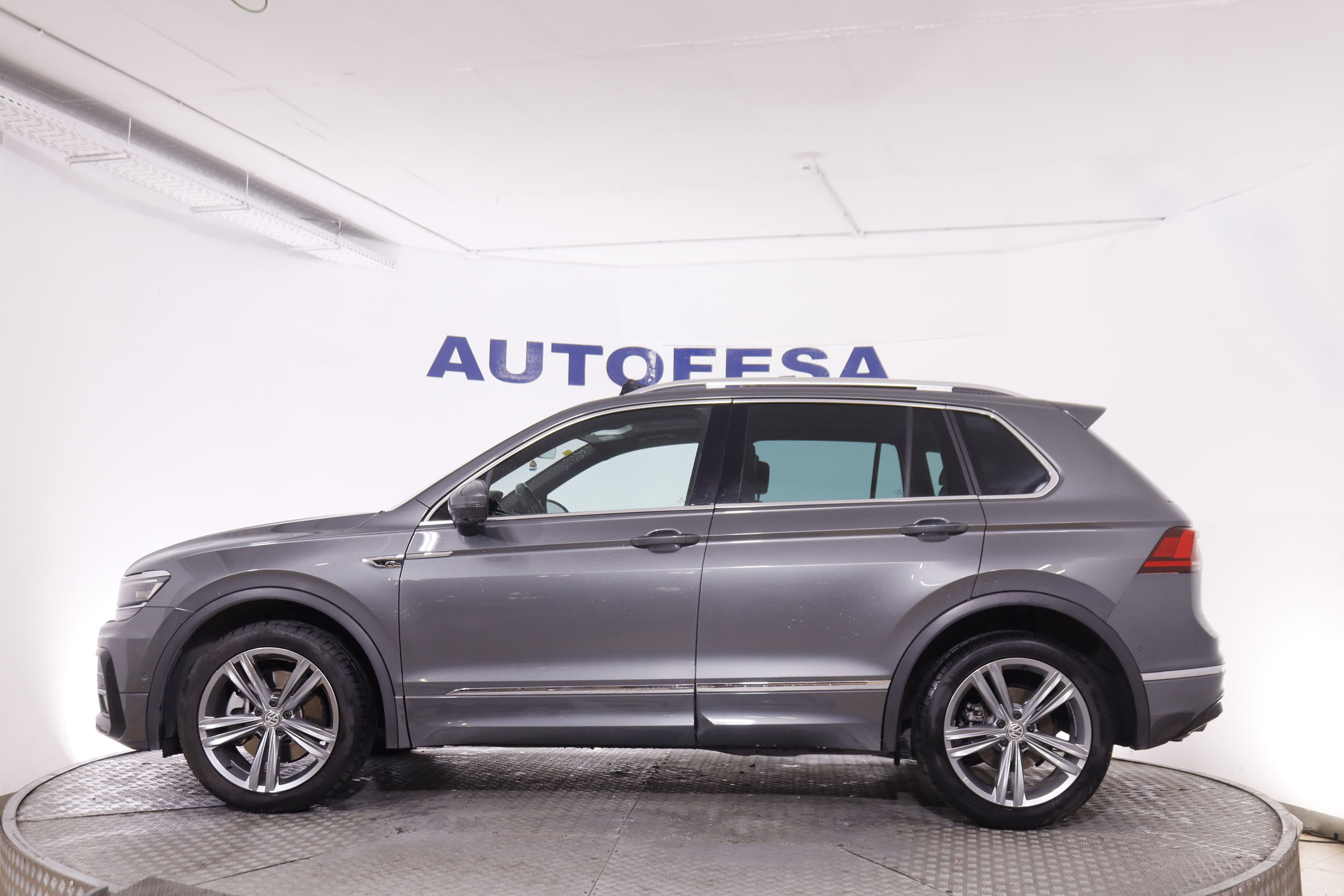 Volkswagen Tiguan TIGUAN 2.0 TSI R-LINE 4MOTION 190CV DSG 5P # , NAVY, TECHO ELECTRICO PANORAMICO, FAROS LED foto 9