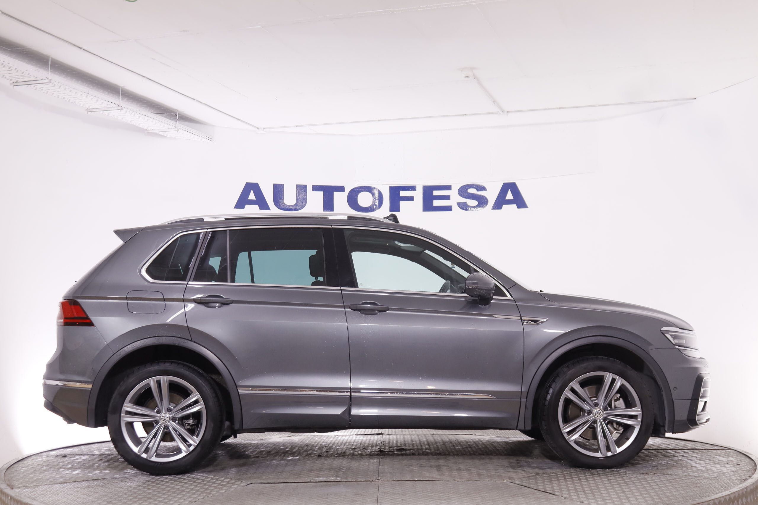 Volkswagen Tiguan TIGUAN 2.0 TSI R-LINE 4MOTION 190CV DSG 5P # , NAVY, TECHO ELECTRICO PANORAMICO, FAROS LED foto 13
