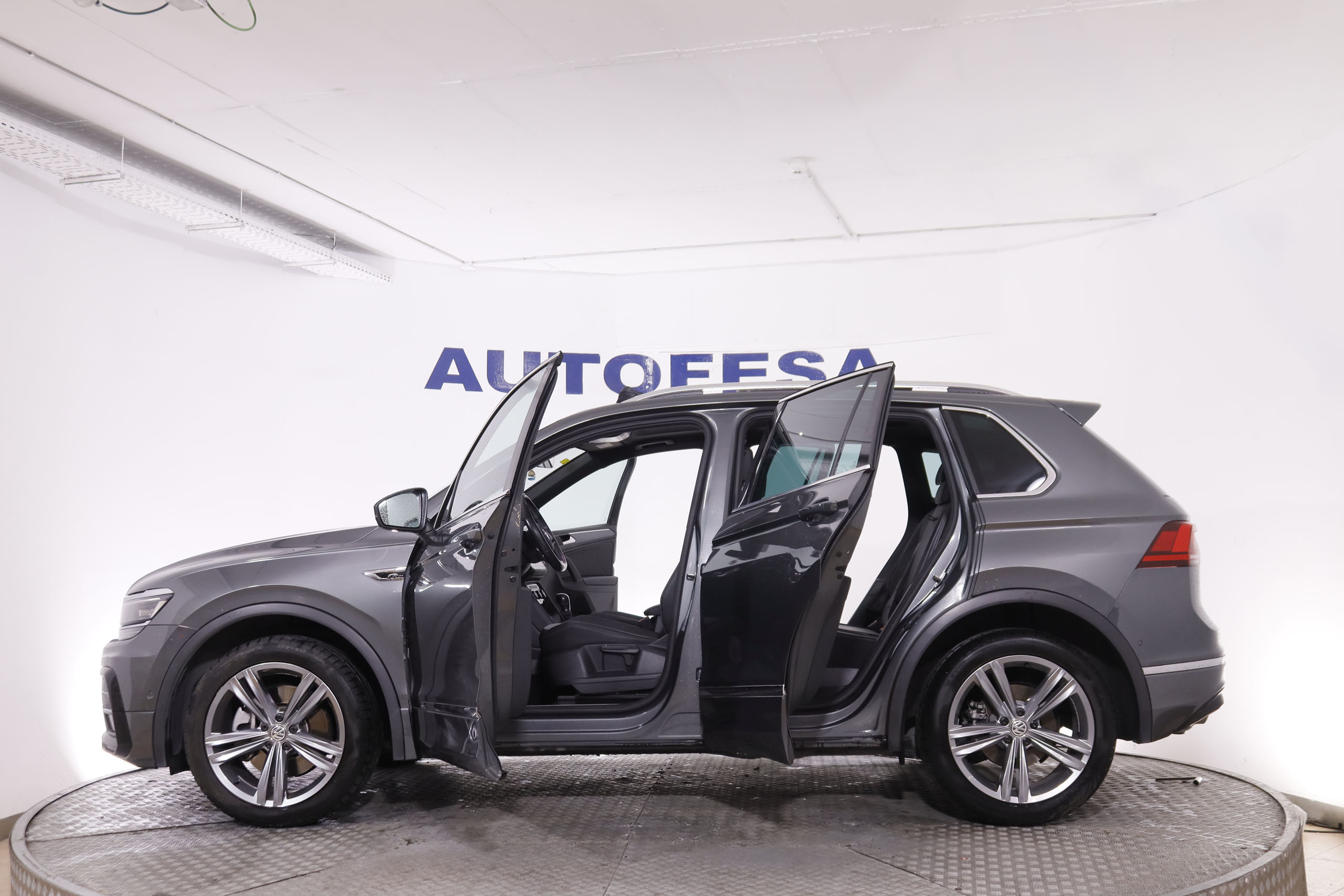 Volkswagen Tiguan TIGUAN 2.0 TSI R-LINE 4MOTION 190CV DSG 5P # , NAVY, TECHO ELECTRICO PANORAMICO, FAROS LED foto 11