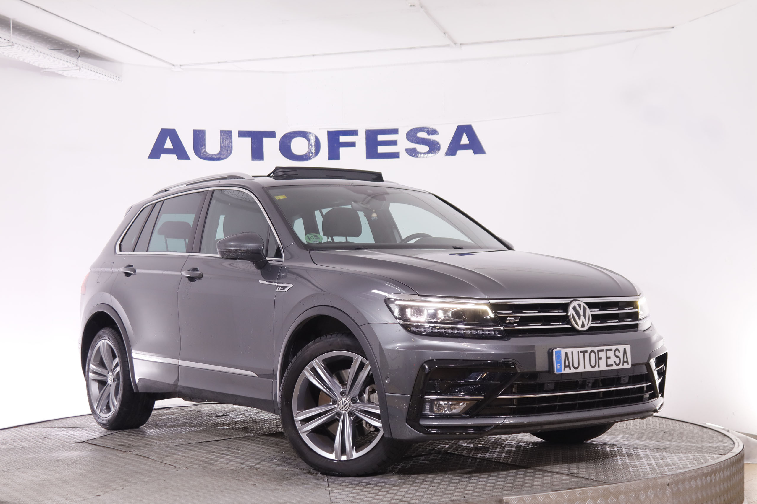 Volkswagen Tiguan TIGUAN 2.0 TSI R-LINE 4MOTION 190CV DSG 5P # , NAVY, TECHO ELECTRICO PANORAMICO, FAROS LED foto 3
