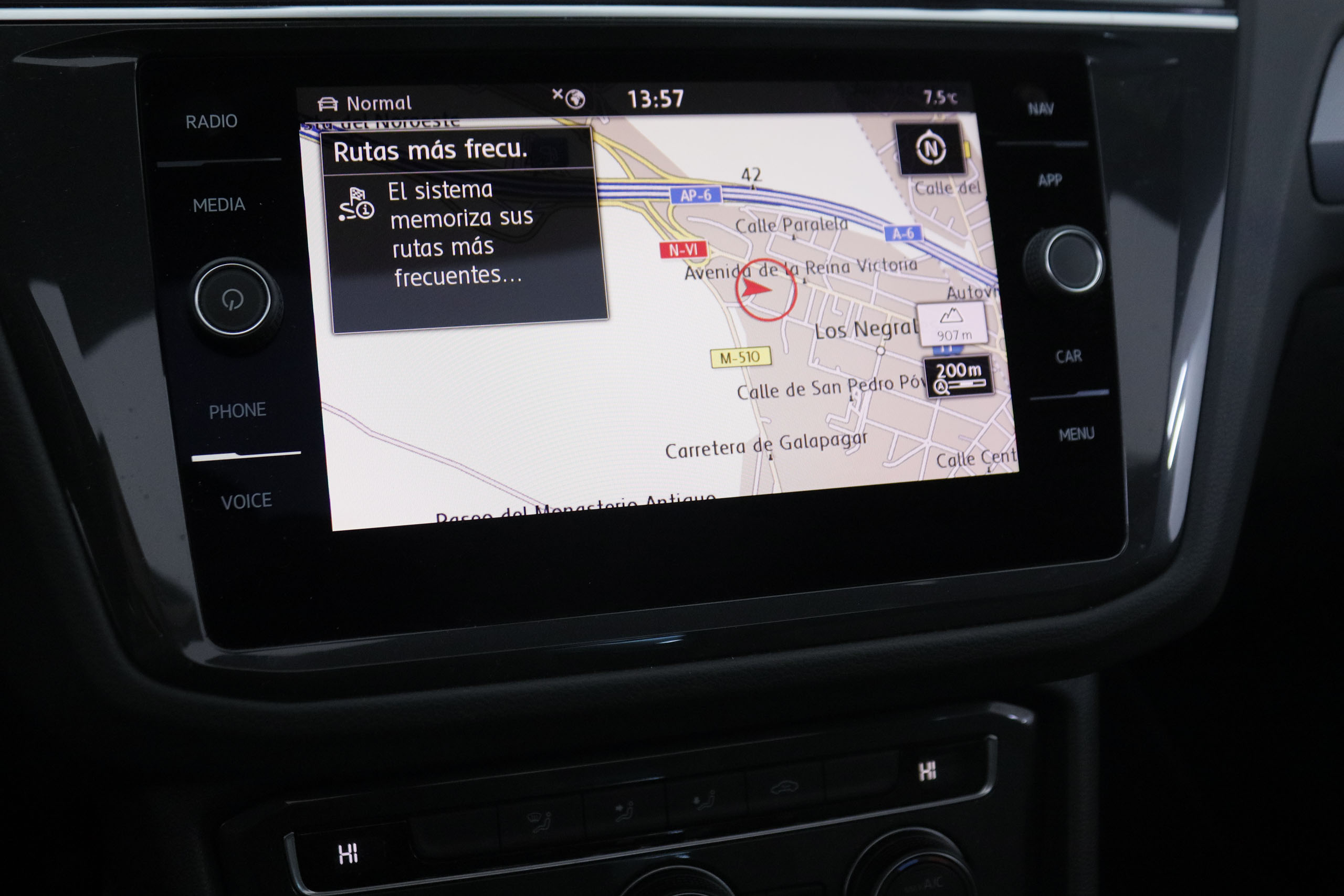 Volkswagen Tiguan TIGUAN 2.0 TSI R-LINE 4MOTION 190CV DSG 5P # , NAVY, TECHO ELECTRICO PANORAMICO, FAROS LED foto 23