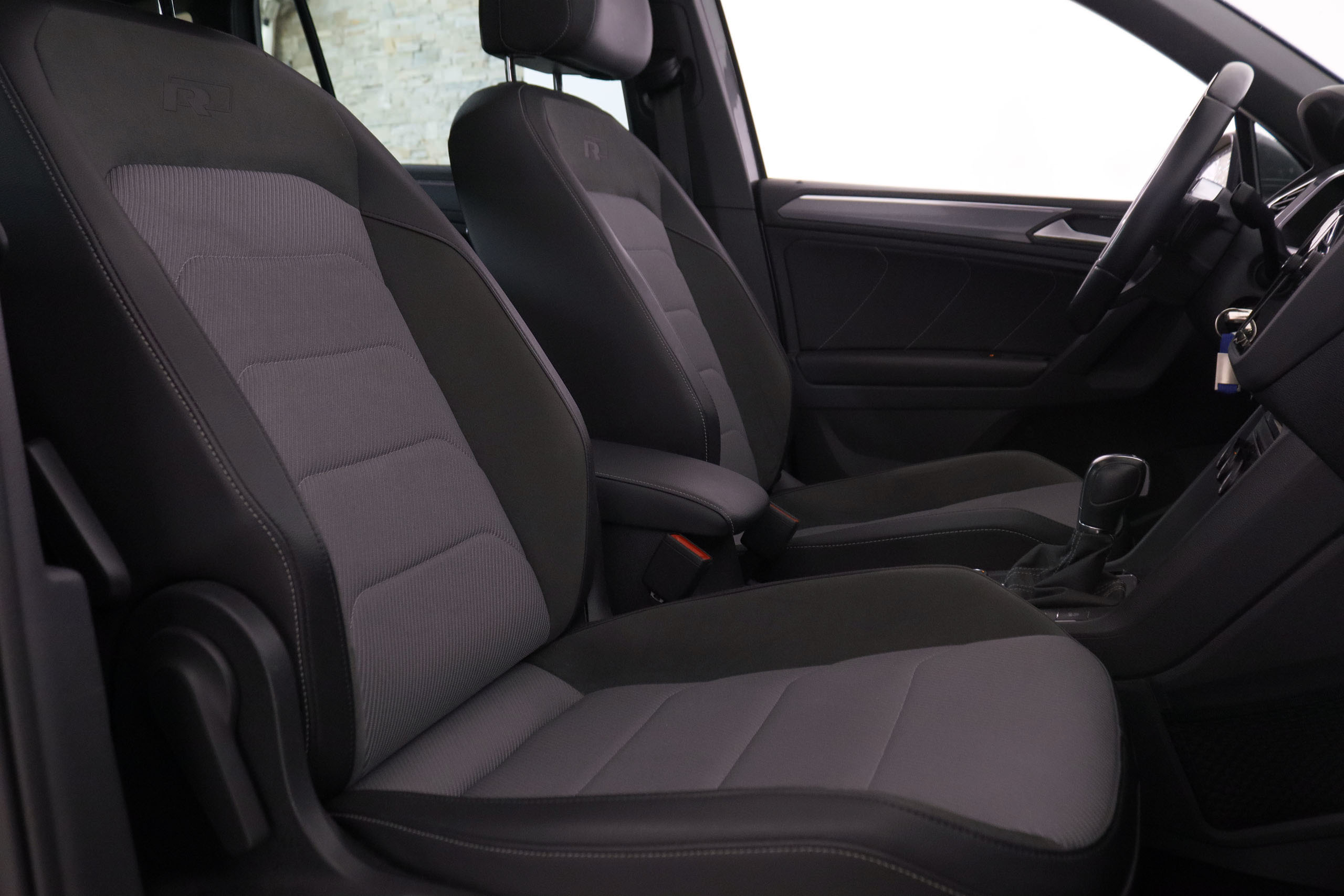 Volkswagen Tiguan TIGUAN 2.0 TSI R-LINE 4MOTION 190CV DSG 5P # , NAVY, TECHO ELECTRICO PANORAMICO, FAROS LED foto 31