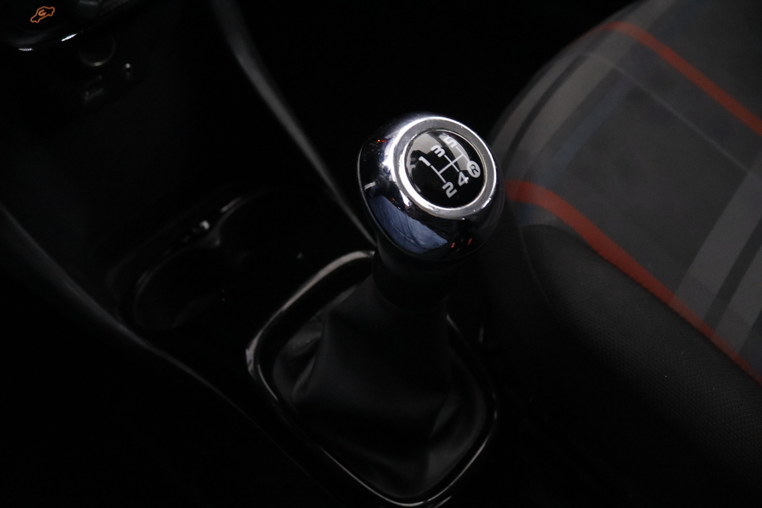 Peugeot 108 1.2 GT LINE 82CV 5P # NAVY, PARKTRONIC foto 23