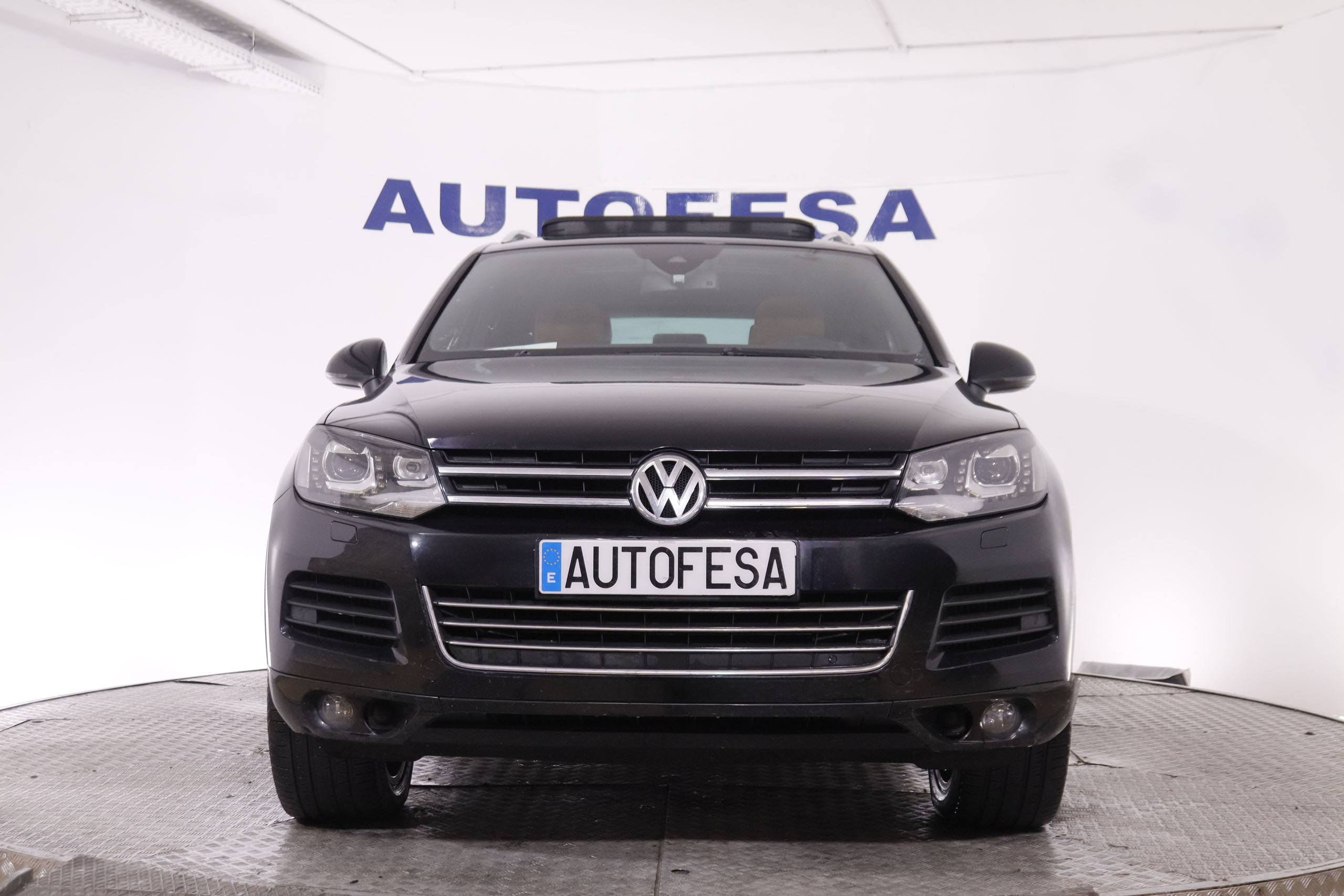 Volkswagen Touareg 3.0 TDI V6 PREMIUM AUTO 245CV 5P # CUERO, TECHO ELEC PANORAMICO, NAVY, PARKTRONIC foto 2