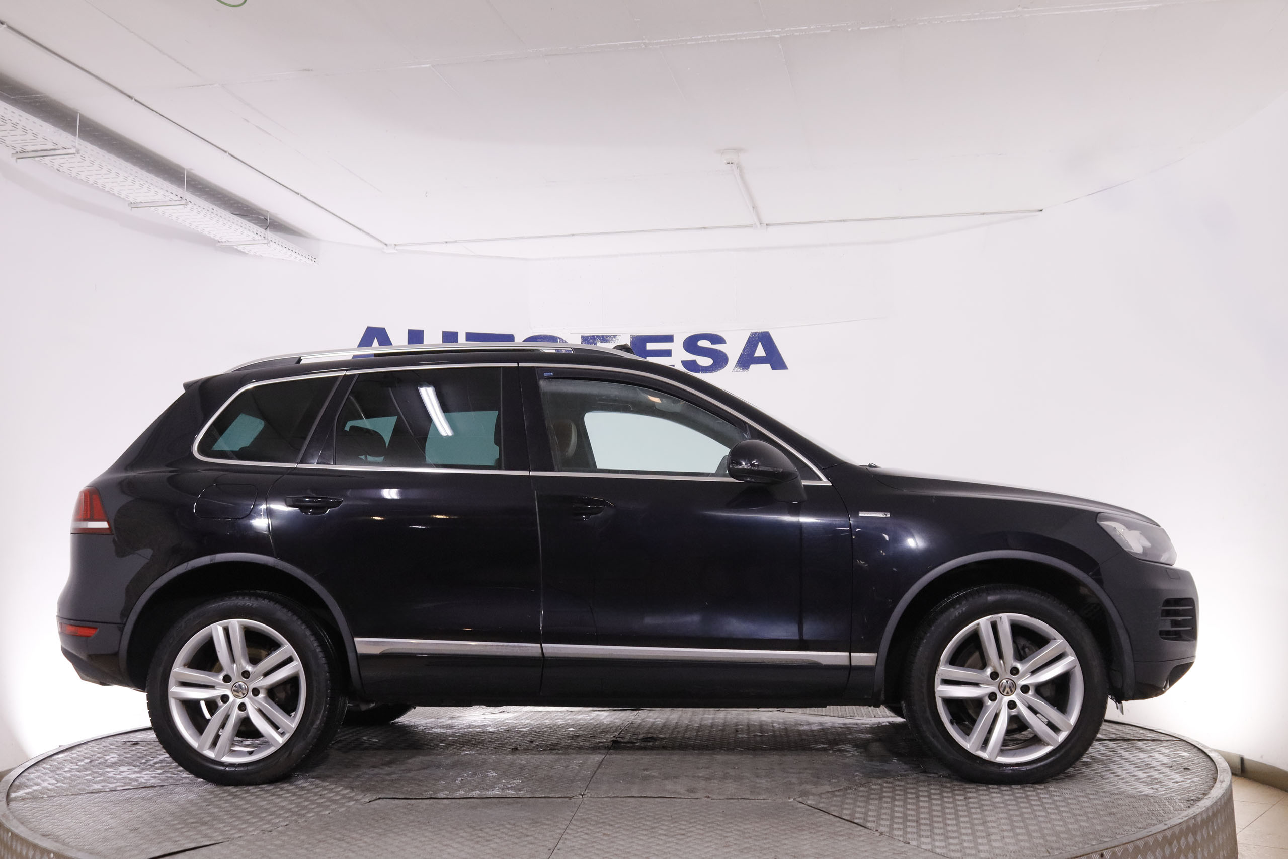 Volkswagen Touareg 3.0 TDI V6 PREMIUM AUTO 245CV 5P # CUERO, TECHO ELEC PANORAMICO, NAVY, PARKTRONIC foto 13