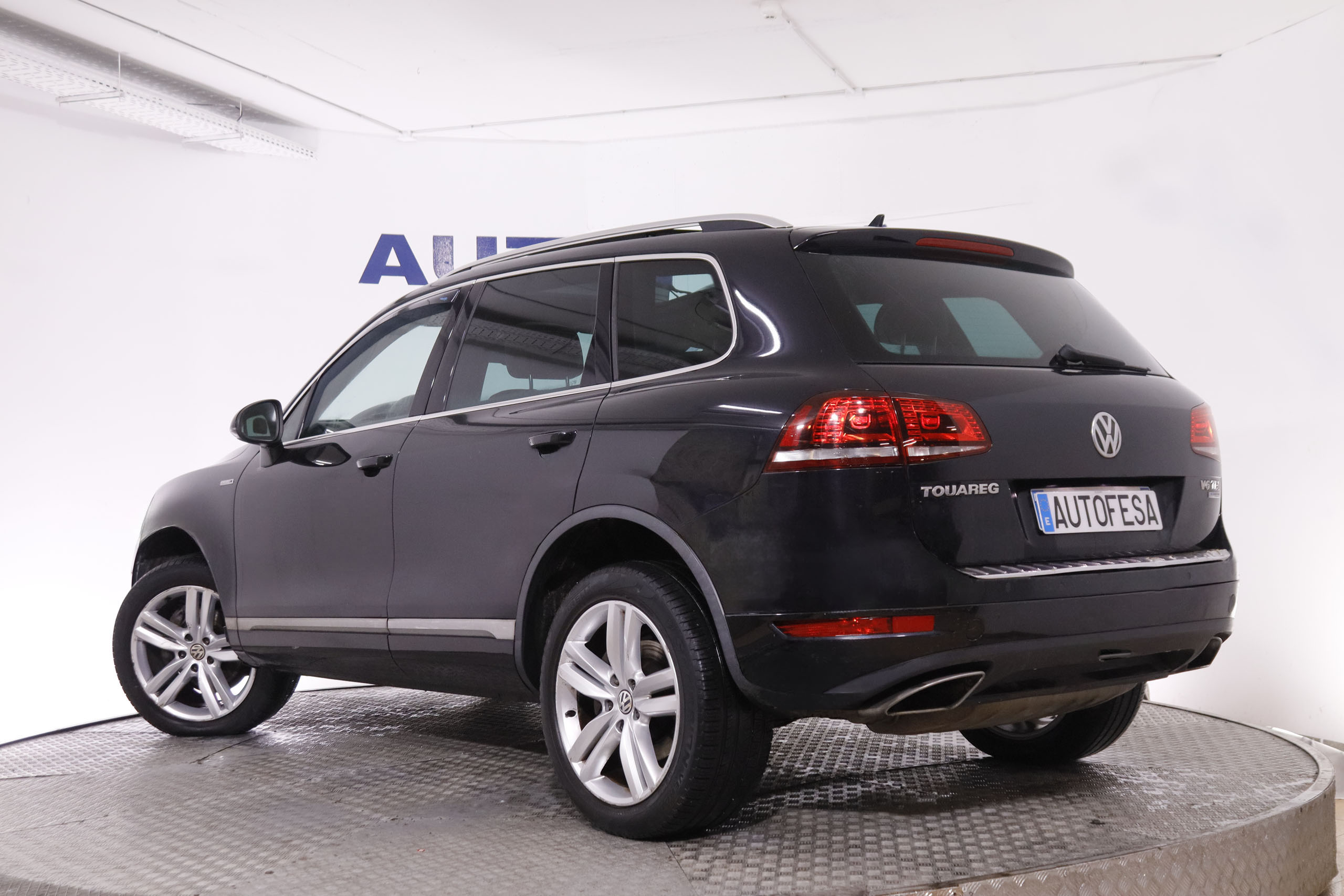 Volkswagen Touareg 3.0 TDI V6 PREMIUM AUTO 245CV 5P # CUERO, TECHO ELEC PANORAMICO, NAVY, PARKTRONIC foto 5