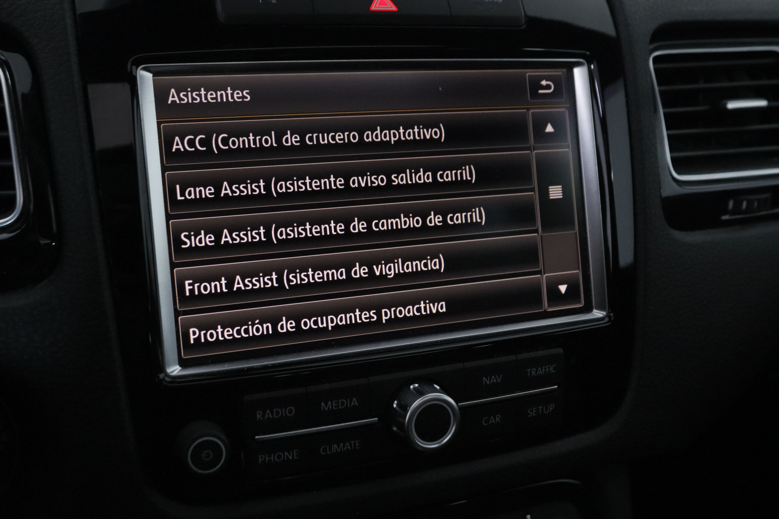 Volkswagen Touareg 3.0 TDI V6 PREMIUM AUTO 245CV 5P # CUERO, TECHO ELEC PANORAMICO, NAVY, PARKTRONIC foto 22