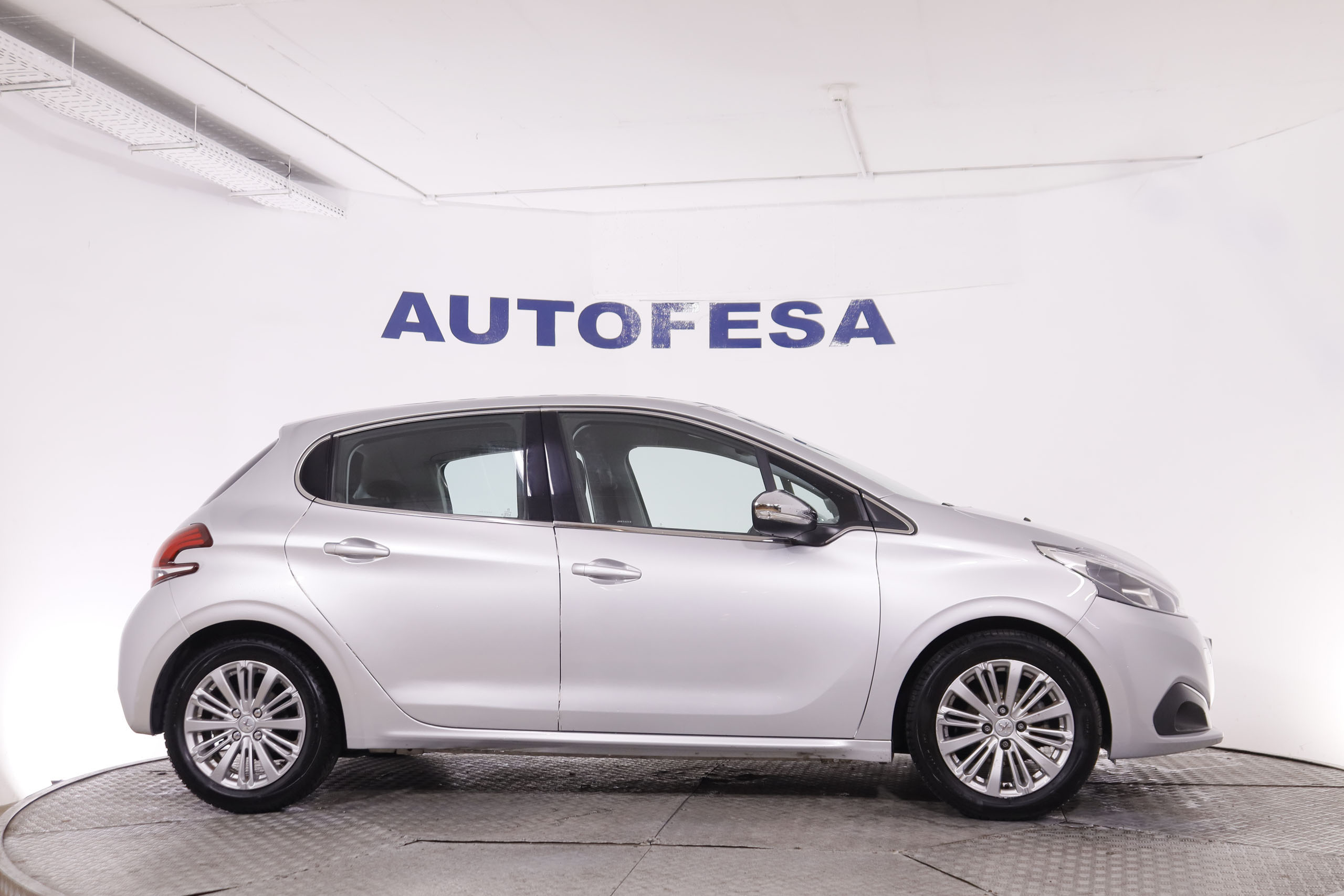 Peugeot 208 1.2 PURE TECH ALLURE AUTO 110CV 5P # NAVY, PARKTRONIC foto 9