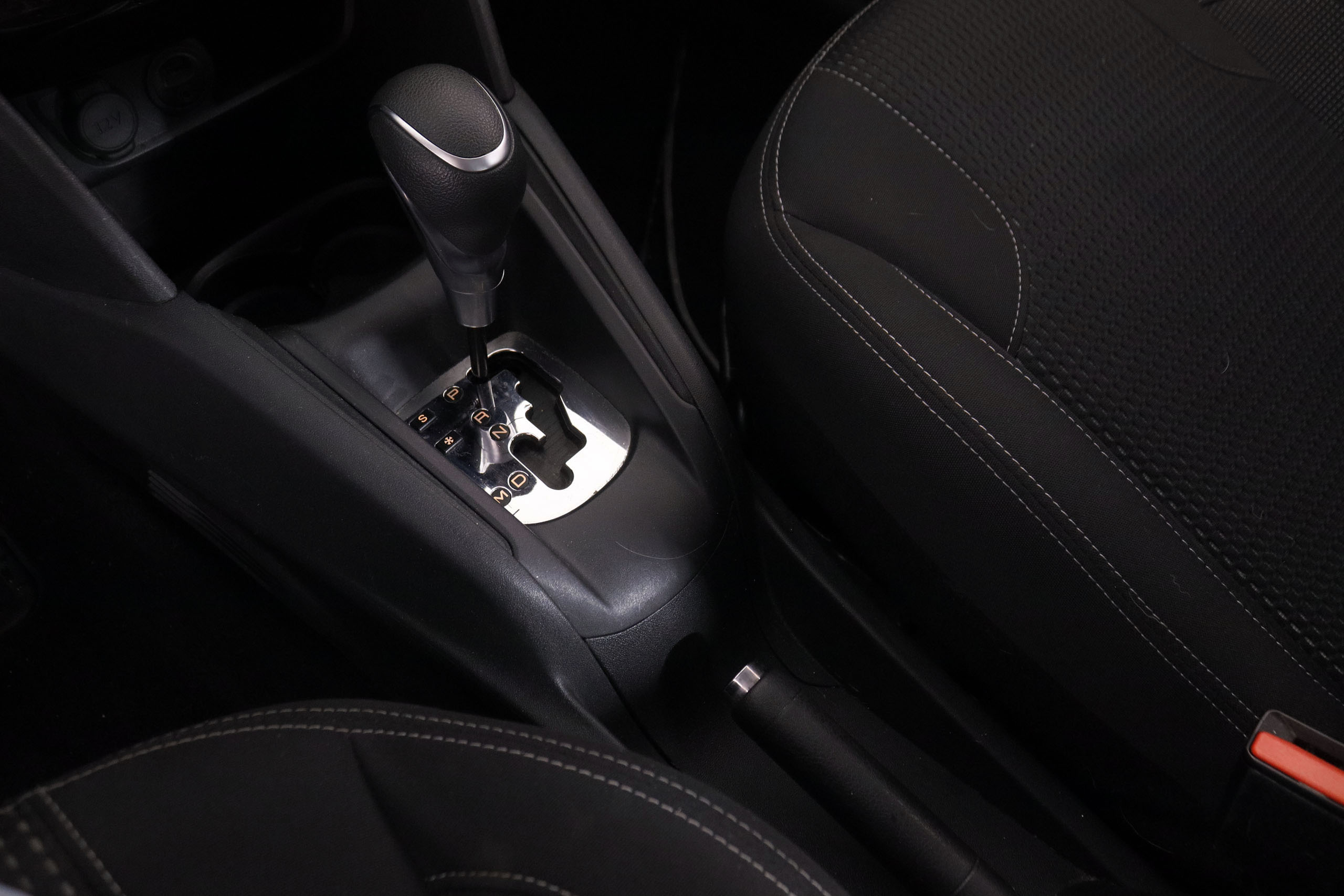 Peugeot 208 1.2 PURE TECH ALLURE AUTO 110CV 5P # NAVY, PARKTRONIC foto 23