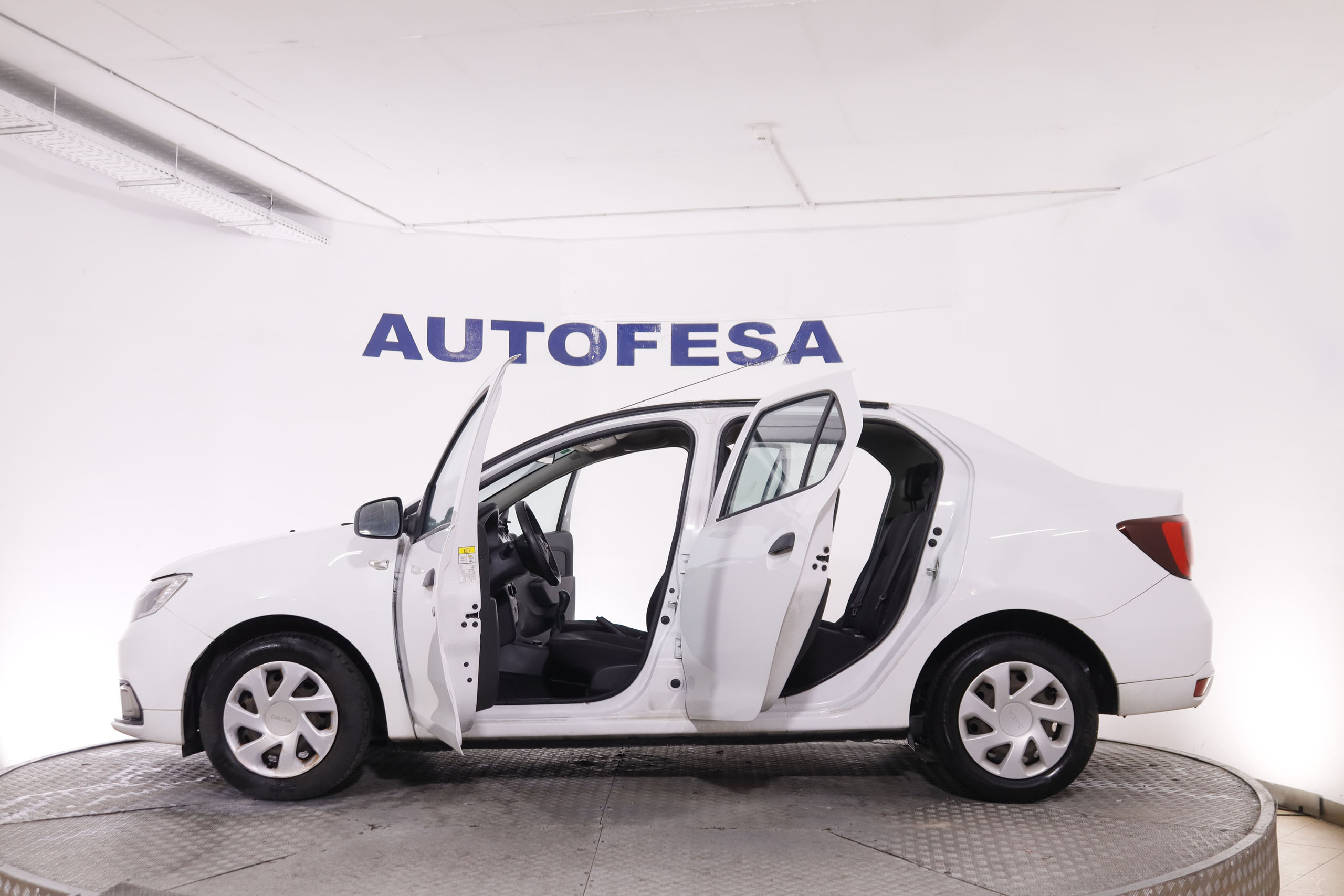 Dacia Logan 0.9 GLP AMBIENCE 90CV 4P # NAVY foto 10