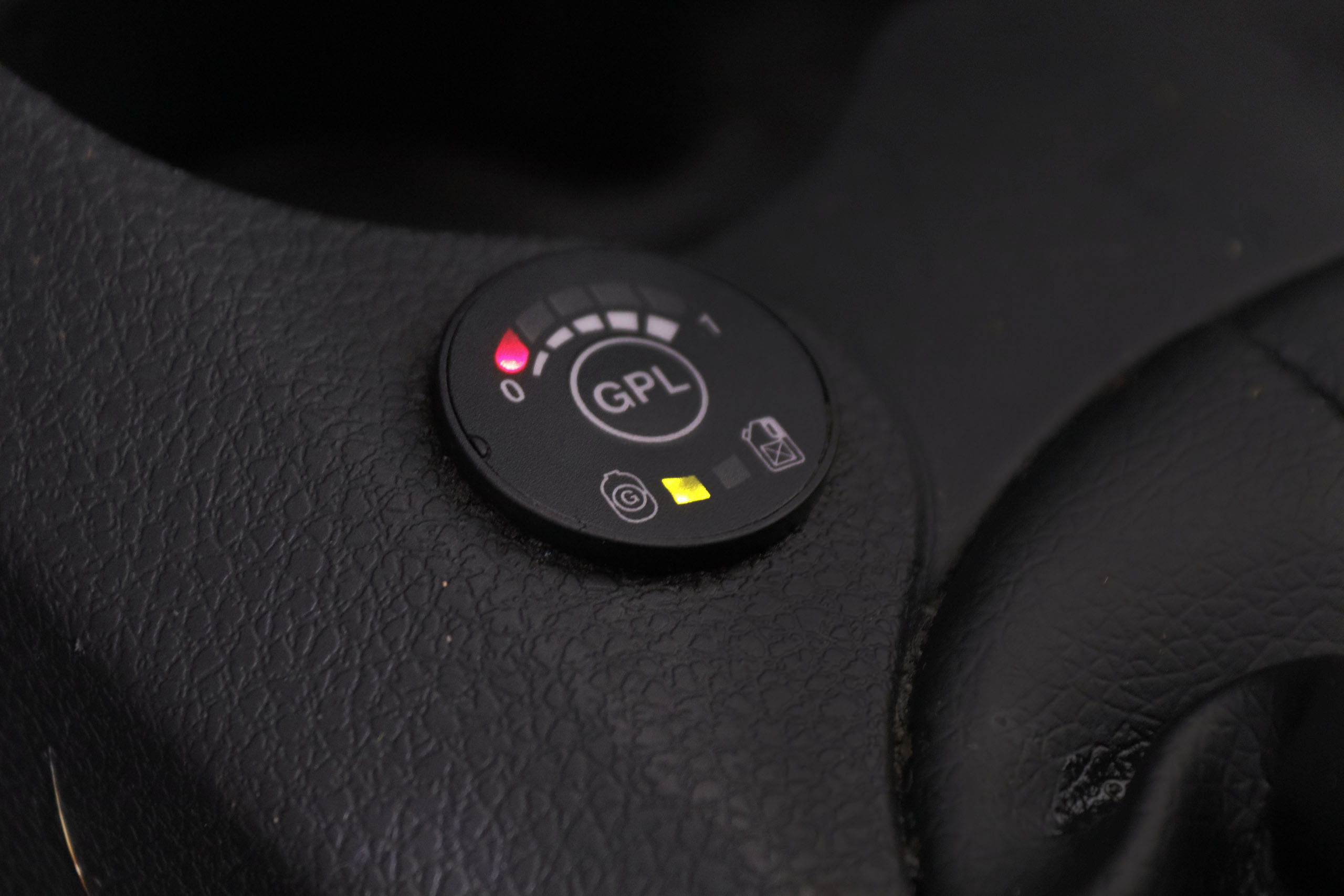 Dacia Logan 0.9 GLP AMBIENCE 90CV 4P # NAVY foto 21