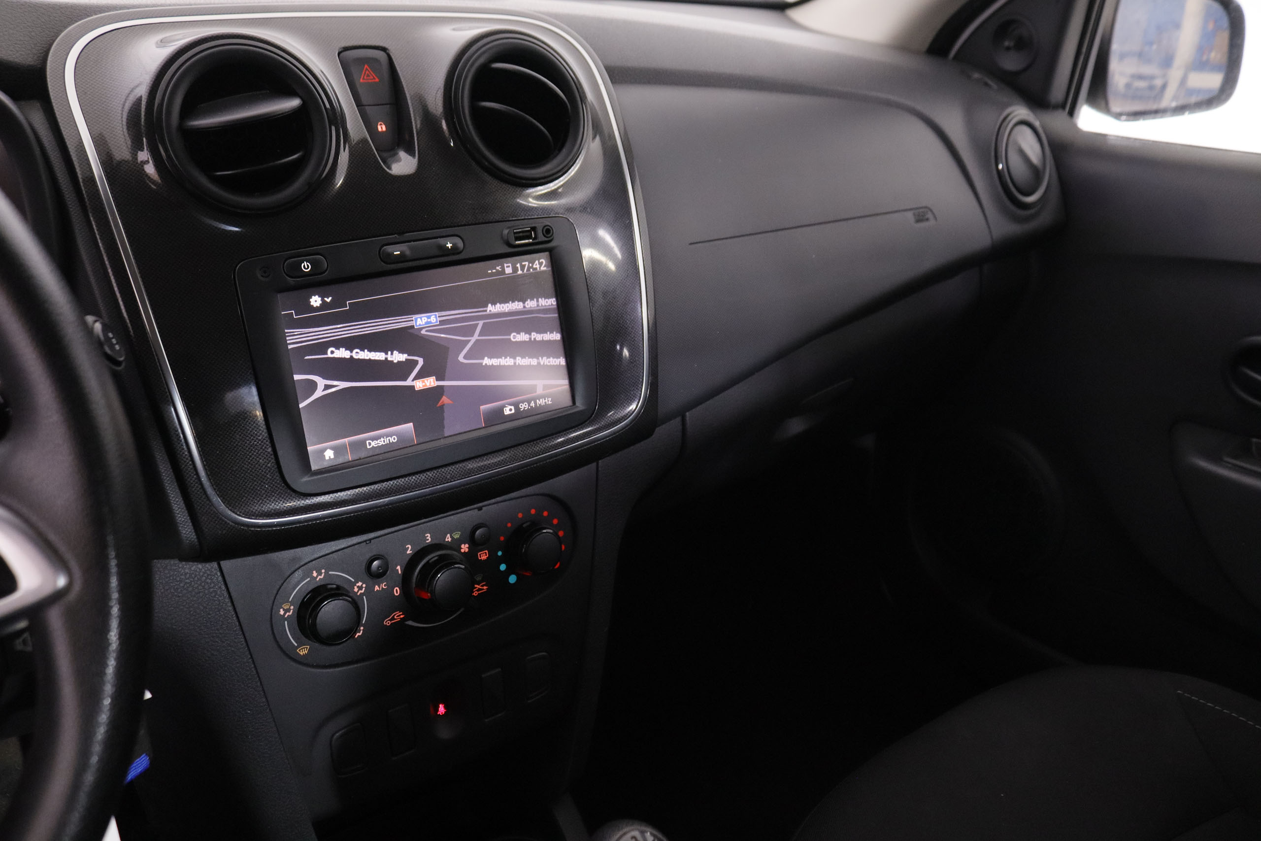 Dacia Logan 0.9 GLP AMBIENCE 90CV 4P # NAVY foto 19