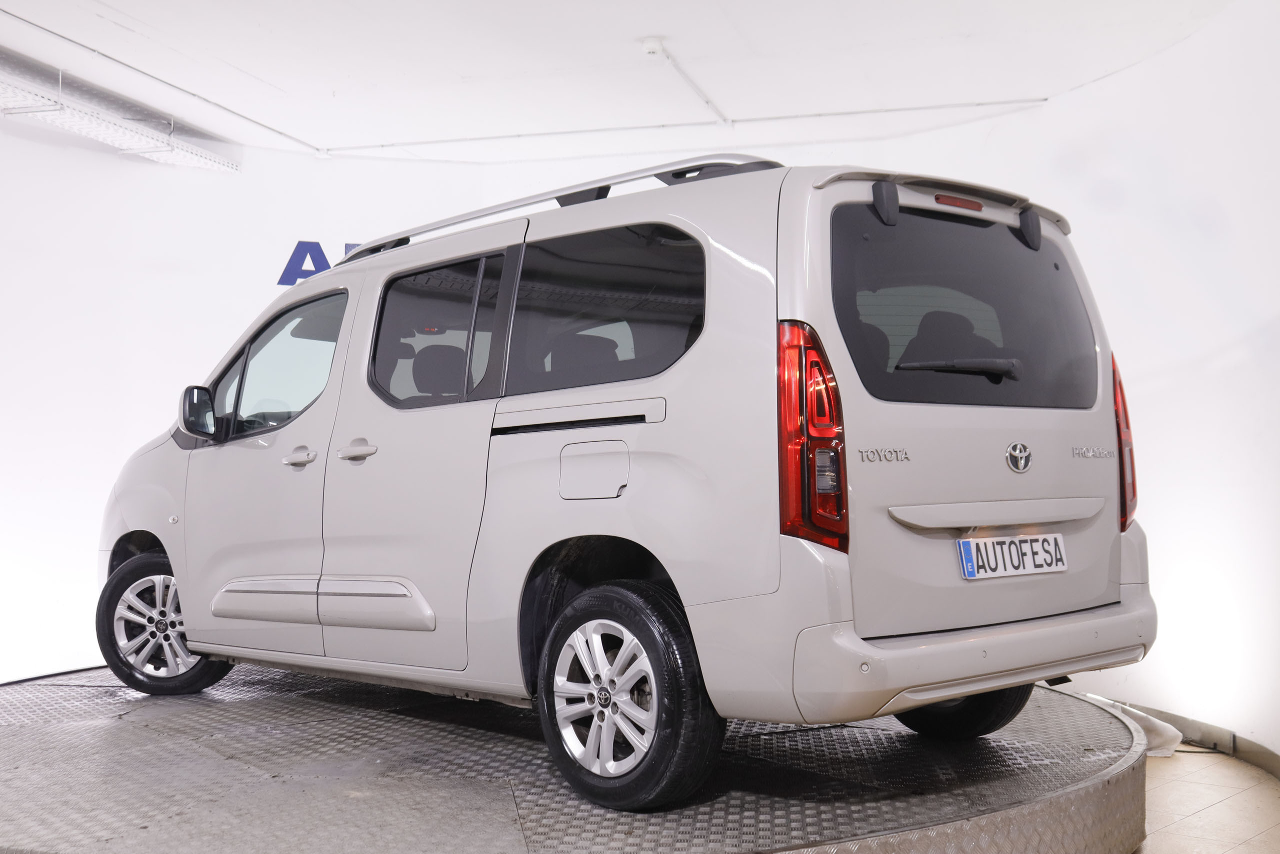 Toyota Proace 1.5 D VERSO FAMILY ACTIVE L2 131CV 7 PLAZAS 5P # PARKTRONIC, BLUETOOTH foto 5
