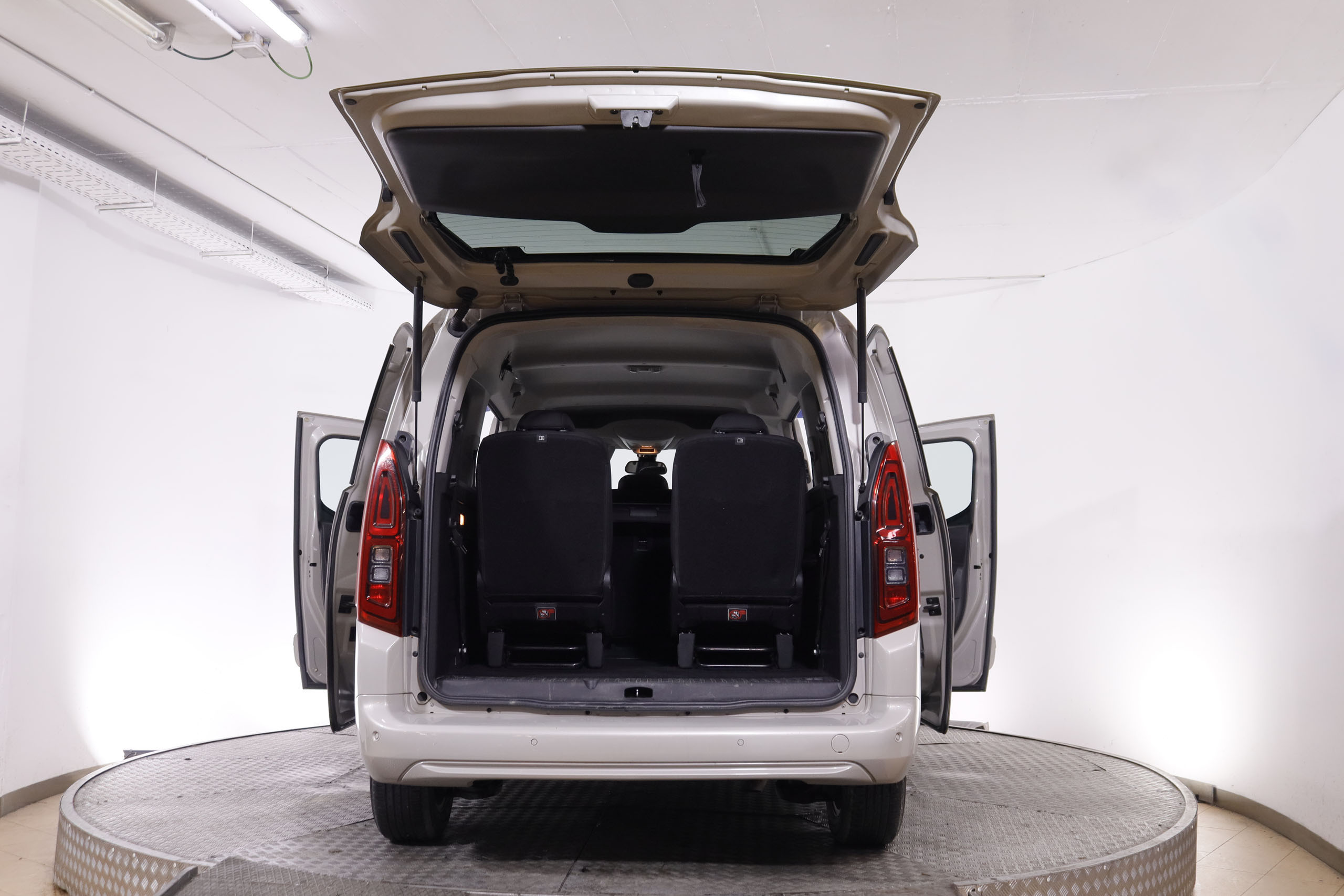 Toyota Proace 1.5 D VERSO FAMILY ACTIVE L2 131CV 7 PLAZAS 5P # PARKTRONIC, BLUETOOTH foto 10