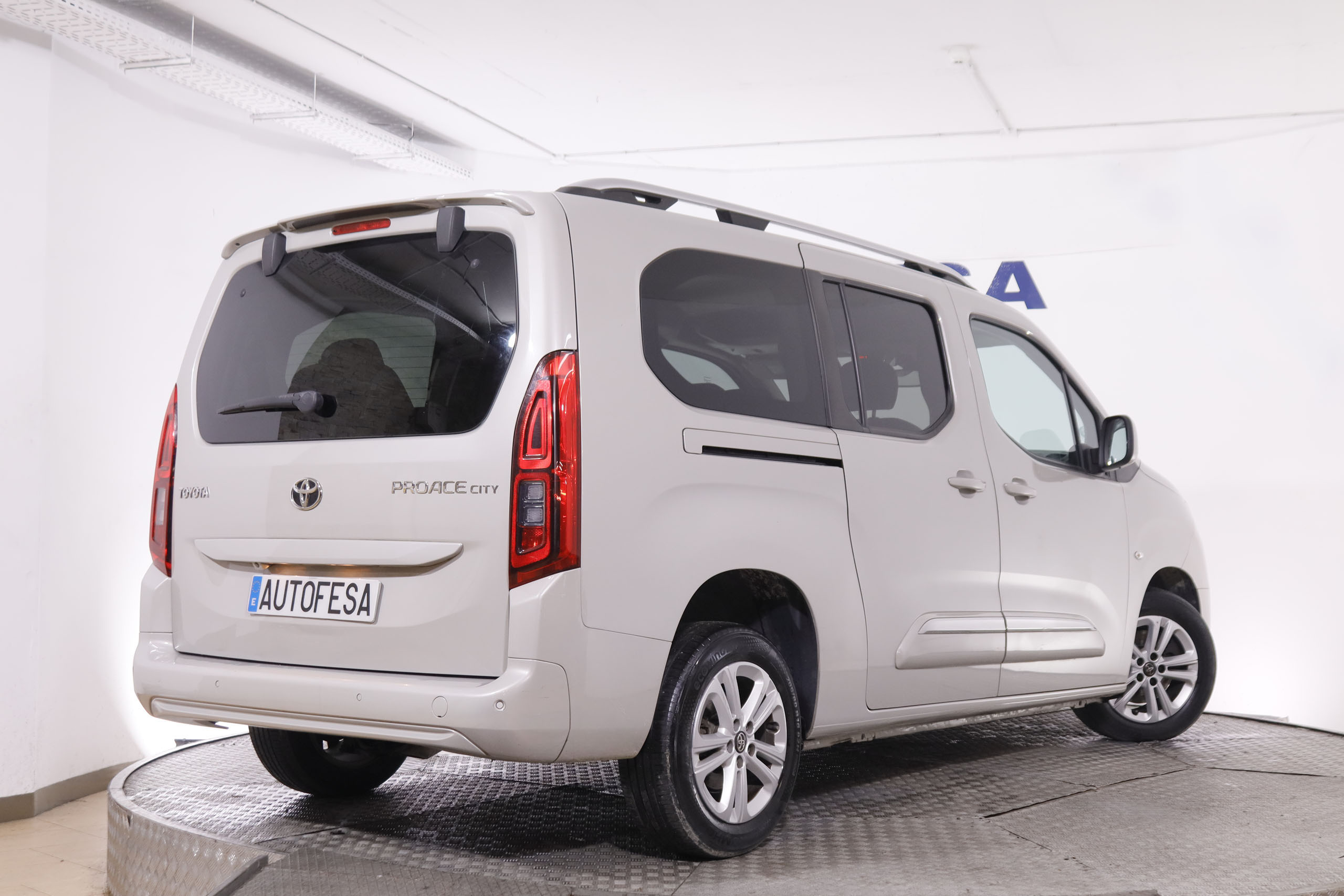 Toyota Proace 1.5 D VERSO FAMILY ACTIVE L2 131CV 7 PLAZAS 5P # PARKTRONIC, BLUETOOTH foto 7