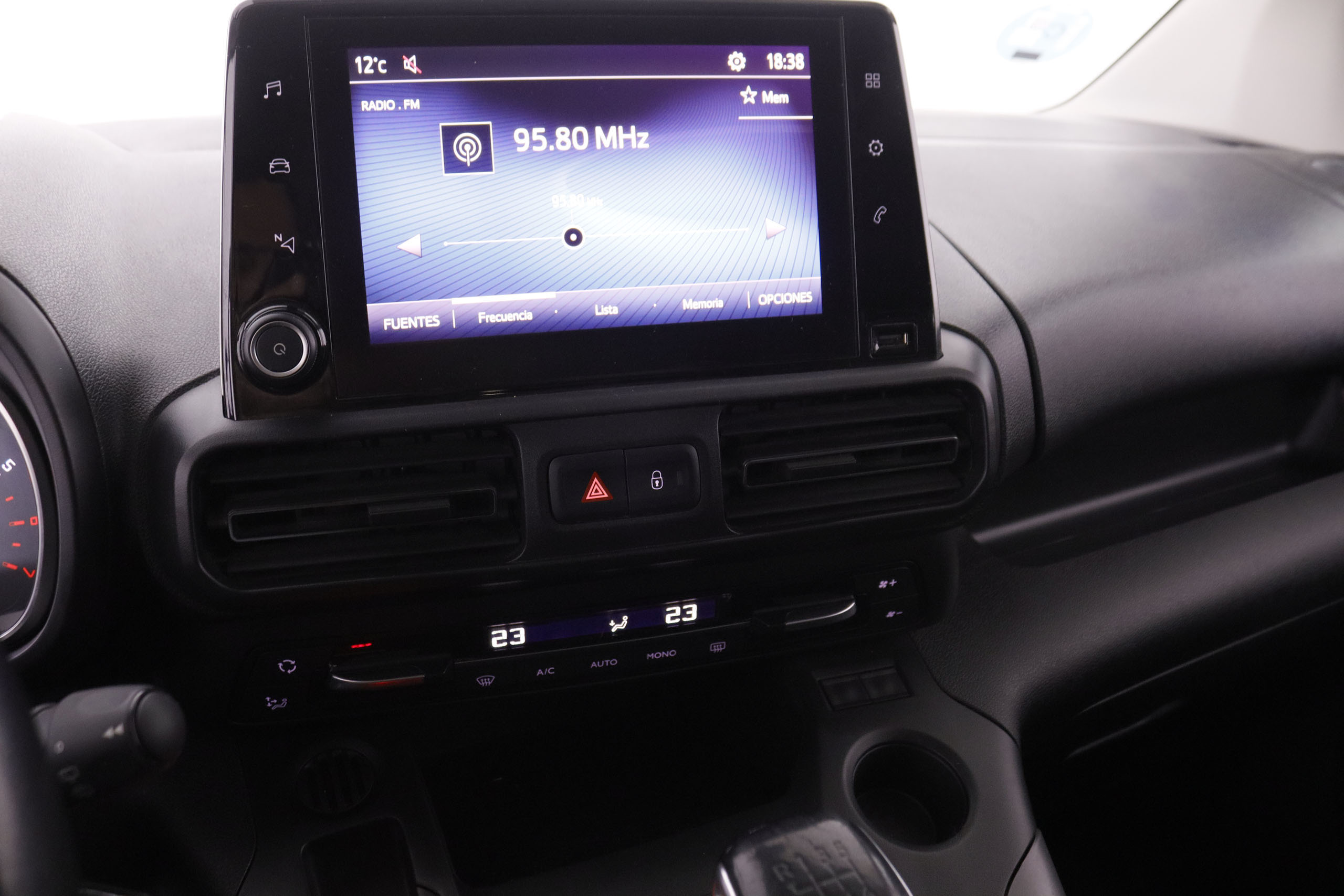 Toyota Proace 1.5 D VERSO FAMILY ACTIVE L2 131CV 7 PLAZAS 5P # PARKTRONIC, BLUETOOTH foto 18