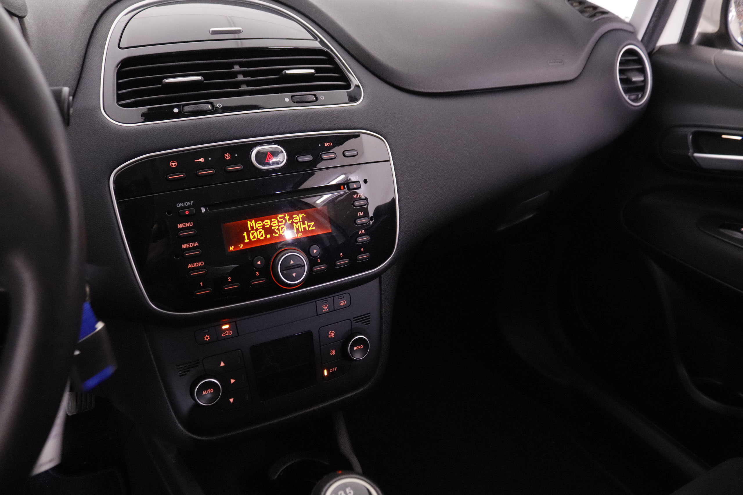 Fiat Punto 0.9 TWINAIR ITALIA 105CV 3P # BLUETOOTH foto 18