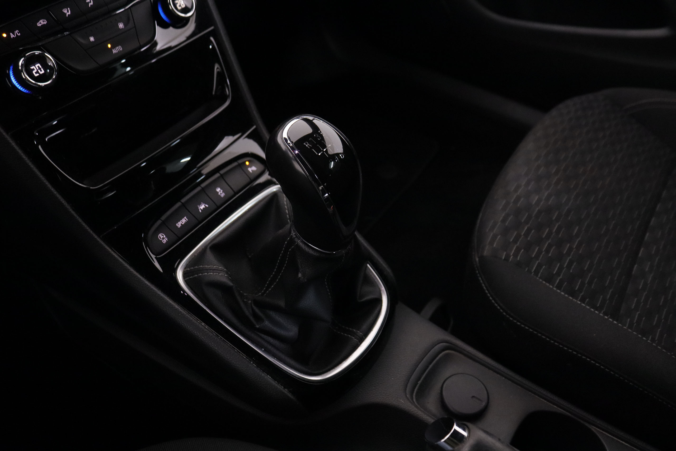 Opel Astra 1.4 T DYNAMIC 150CV 5P # PARKTRONIC foto 19