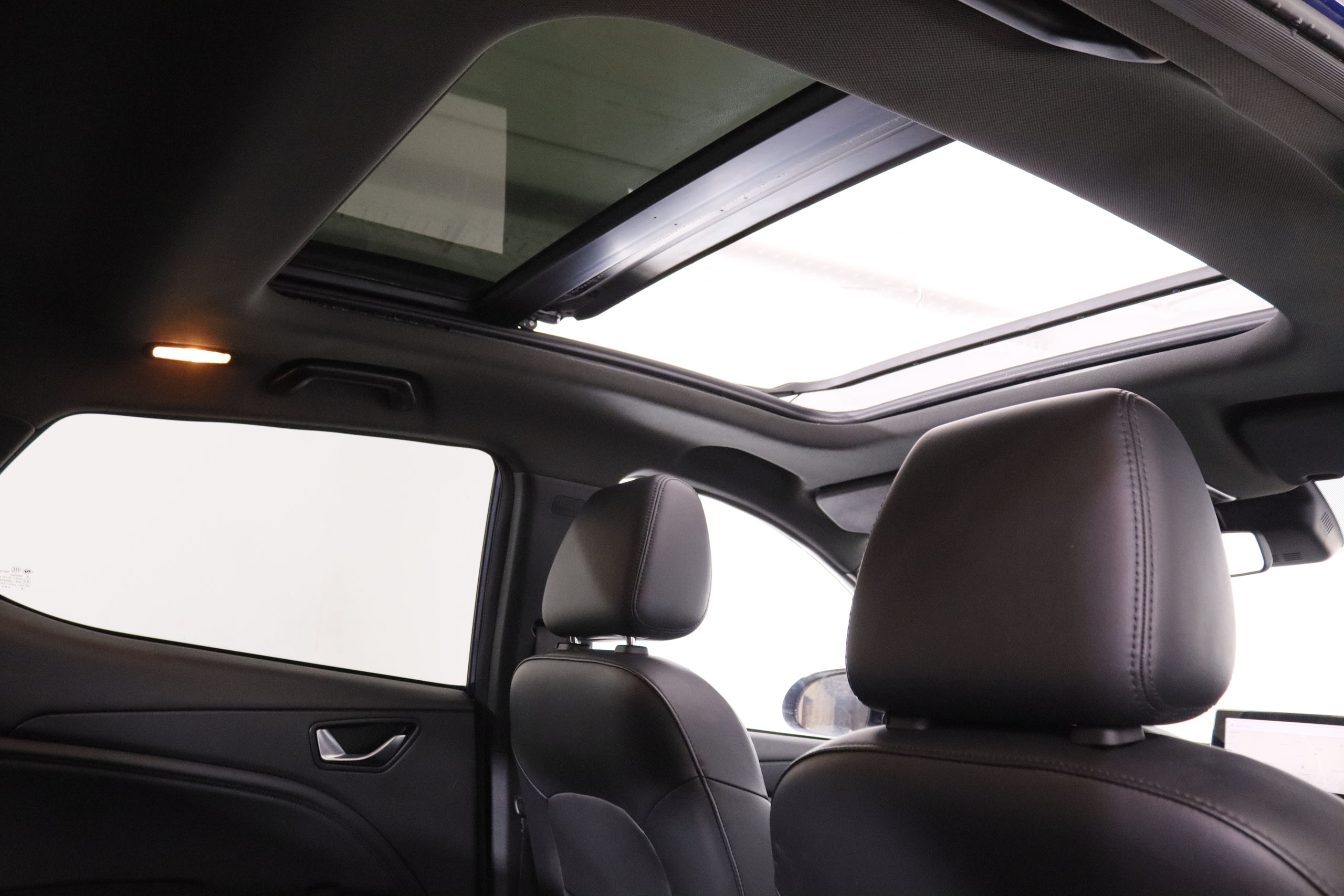 SERES 3 ELECTRICO CONFORT AUTO 163CV 4X2 5P GARANTIA HASTA 2032 # CUERO, TECHO ELEC PANORAMICO, NAVY foto 33