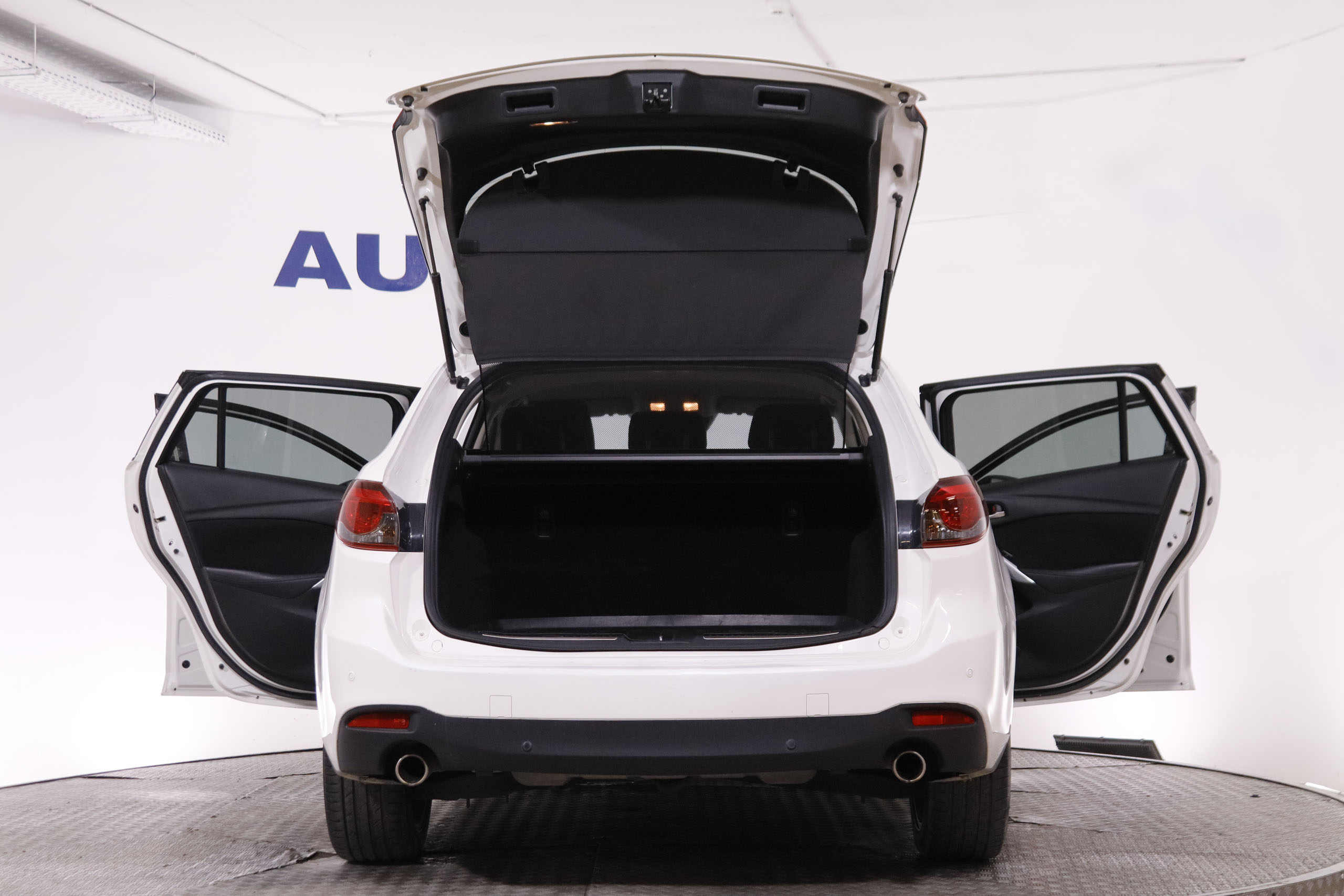 Mazda 6 WAGON 2.2 D SKYACTIV STYLE 150CV 5P # PARKTRONIC, FAROS LED foto 11