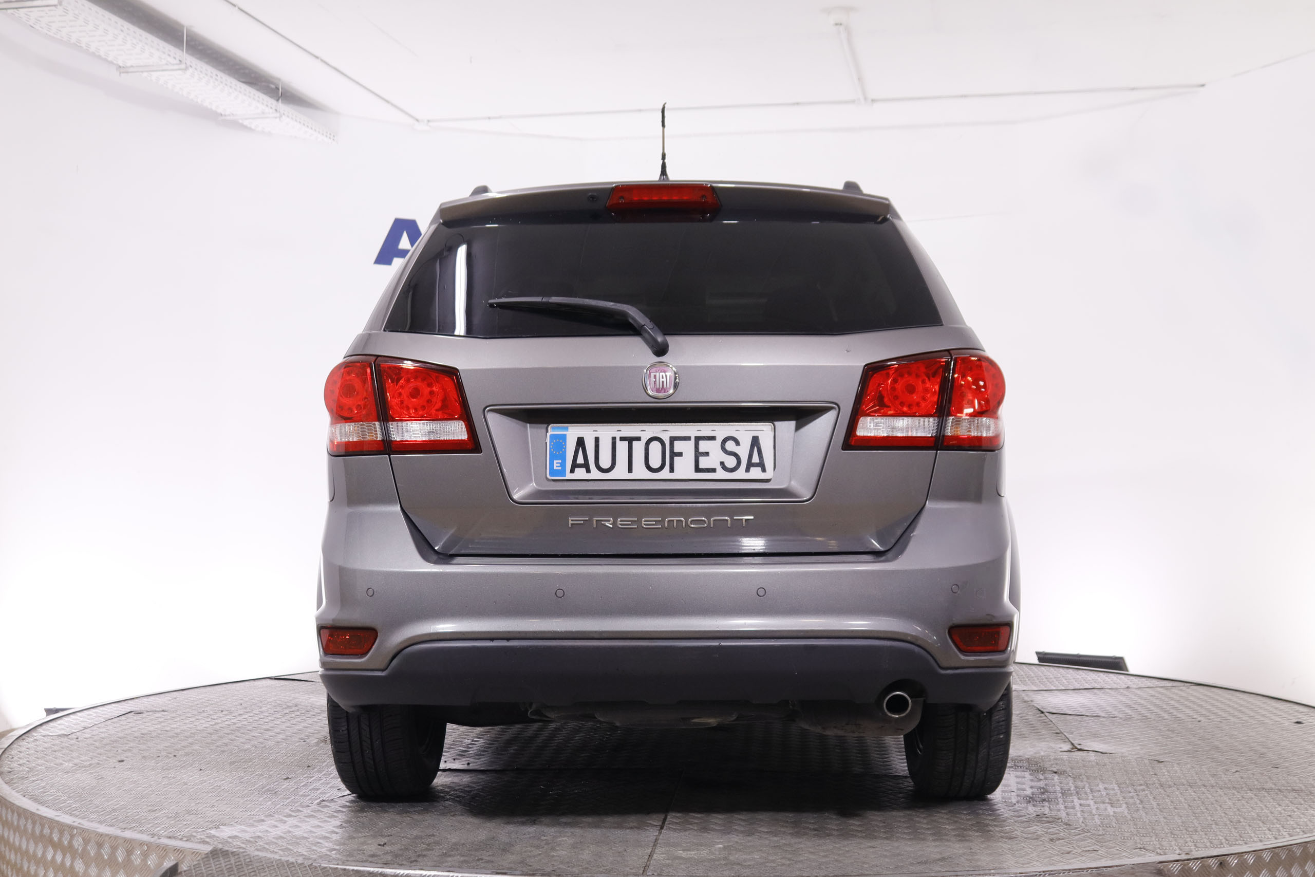 Fiat Freemont 2.0 DIESEL 16V LOUNGE 140CV 7 PLAZAS 5P # TECHO ELECTRICO, PARKTRONIC foto 6