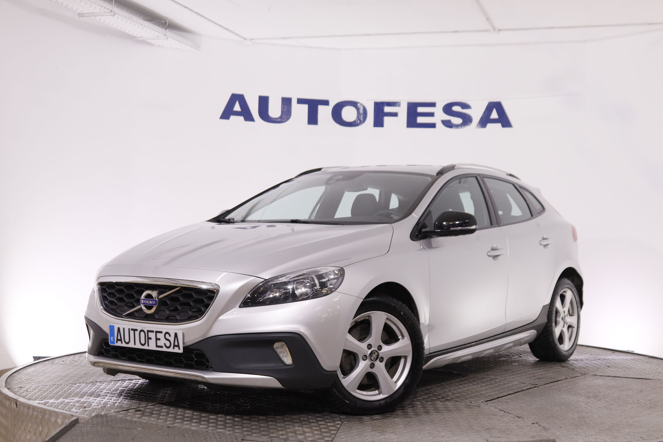Volvo V40 2.0 D3 CROSS COUNTRY SUMMUM AUTO 150CV 5P # CUERO, NAVY, PARKTRONIC foto 1