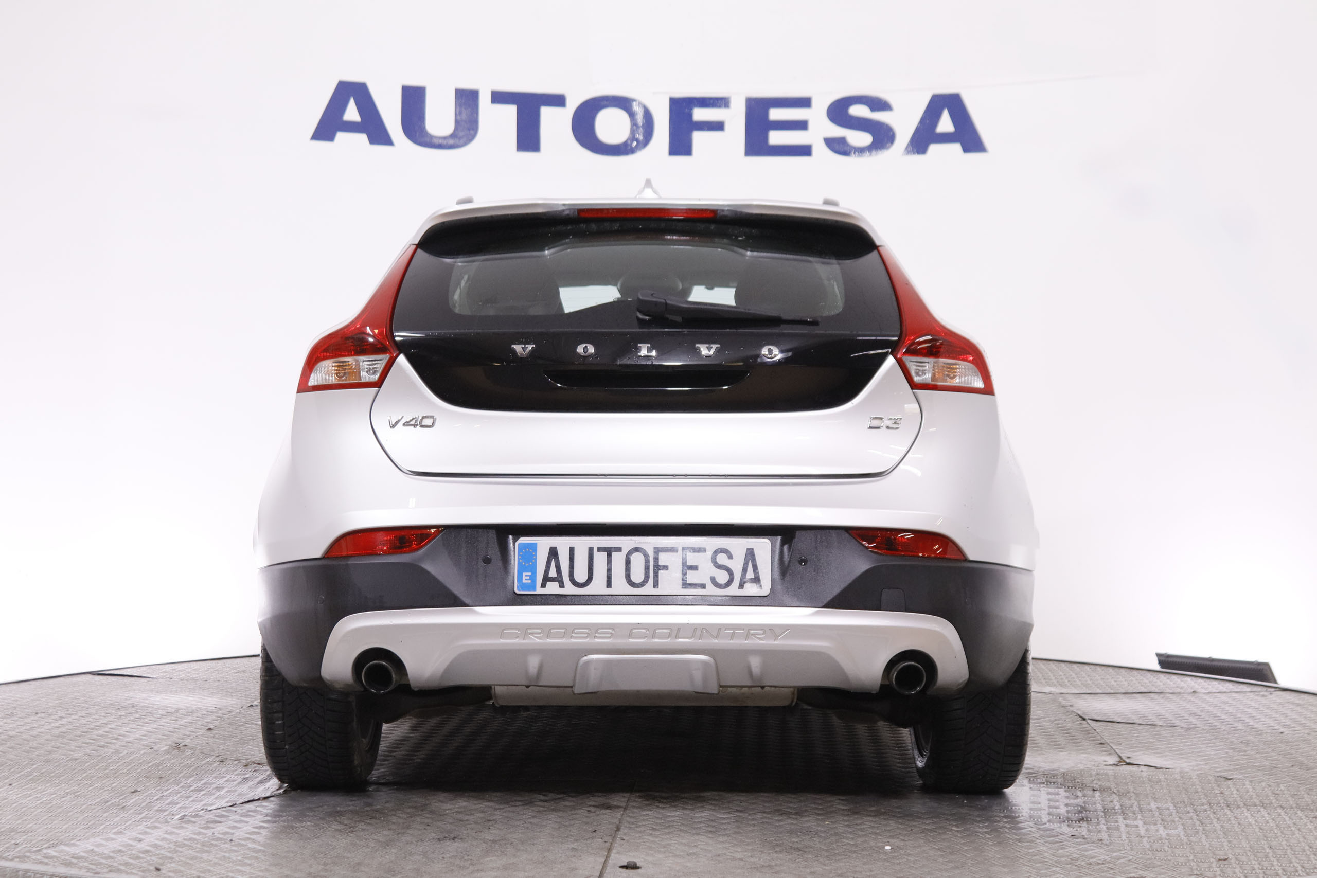 Volvo V40 2.0 D3 CROSS COUNTRY SUMMUM AUTO 150CV 5P # CUERO, NAVY, PARKTRONIC foto 6