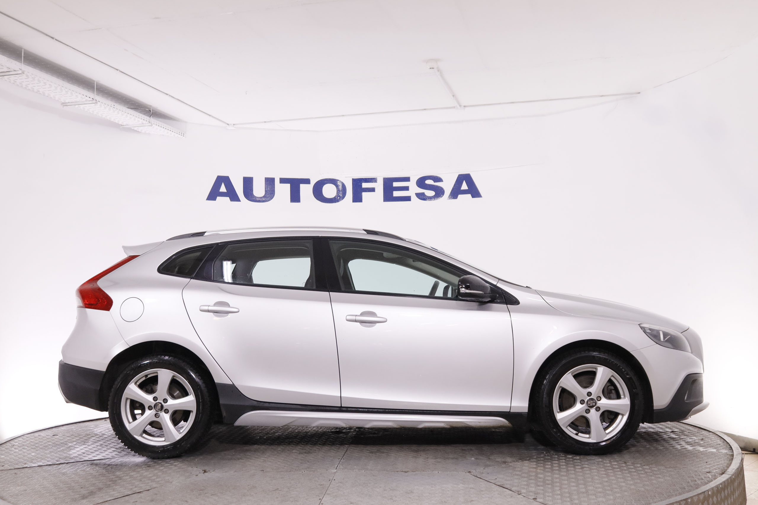 Volvo V40 2.0 D3 CROSS COUNTRY SUMMUM AUTO 150CV 5P # CUERO, NAVY, PARKTRONIC foto 9