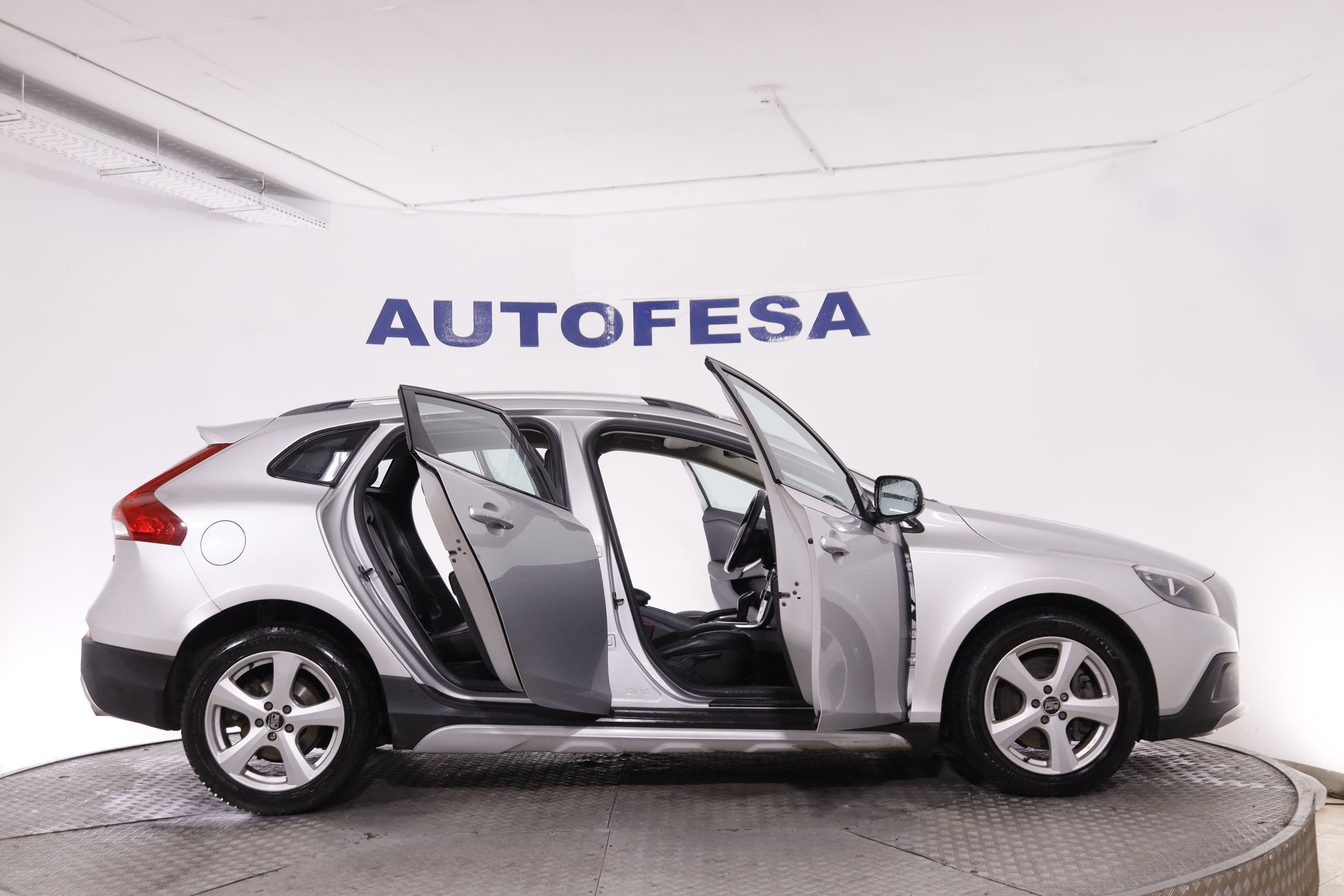 Volvo V40 2.0 D3 CROSS COUNTRY SUMMUM AUTO 150CV 5P # CUERO, NAVY, PARKTRONIC foto 10