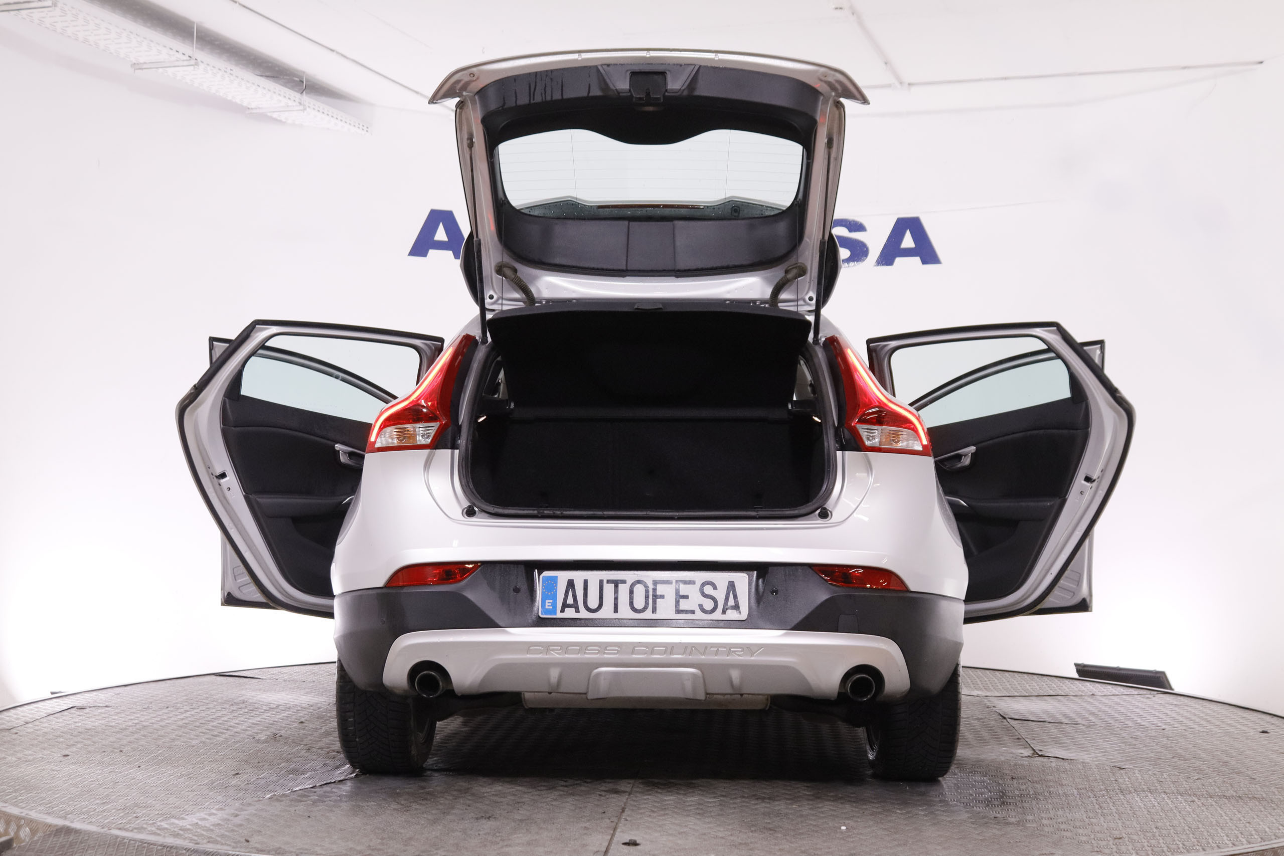 Volvo V40 2.0 D3 CROSS COUNTRY SUMMUM AUTO 150CV 5P # CUERO, NAVY, PARKTRONIC foto 11