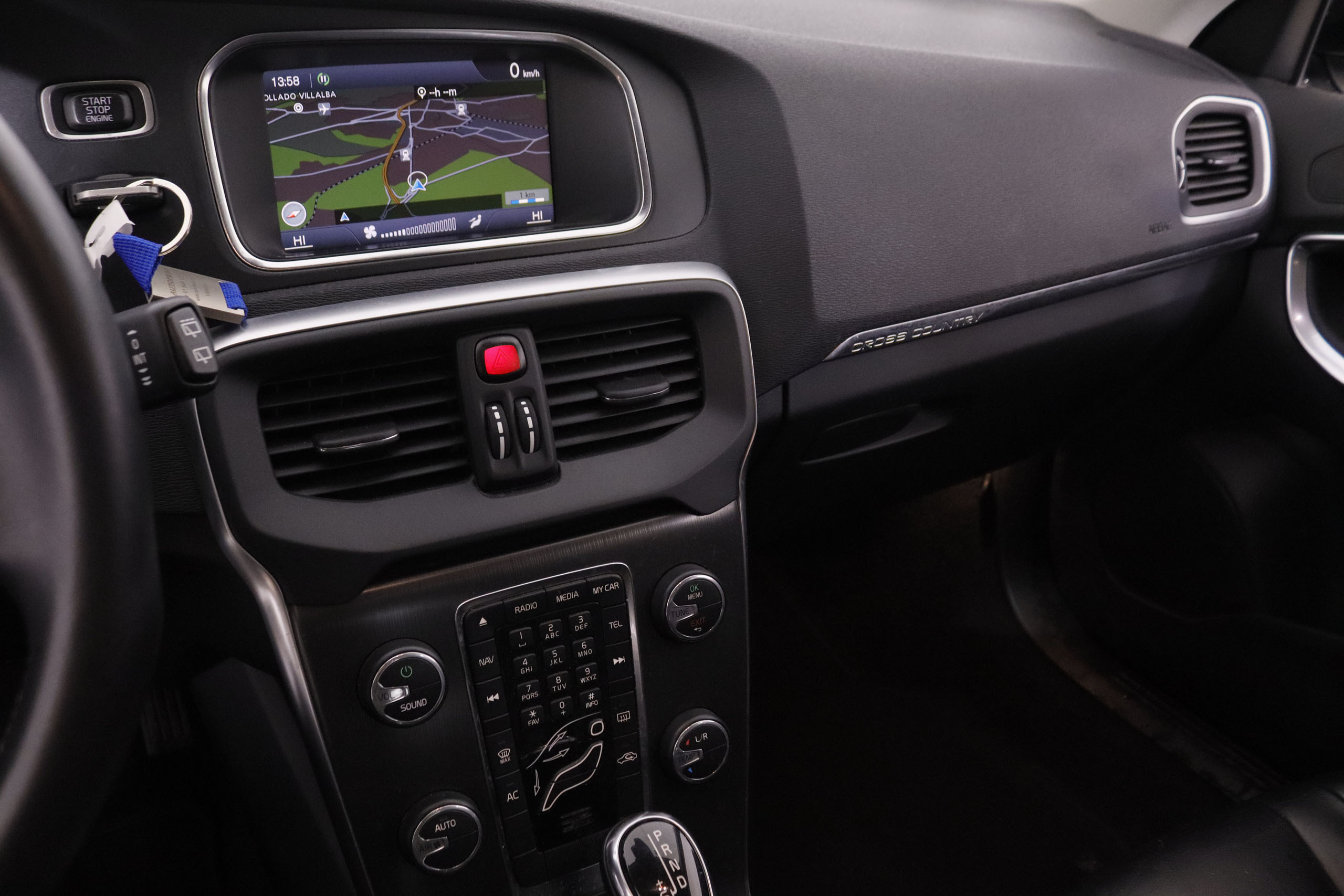 Volvo V40 2.0 D3 CROSS COUNTRY SUMMUM AUTO 150CV 5P # CUERO, NAVY, PARKTRONIC foto 18