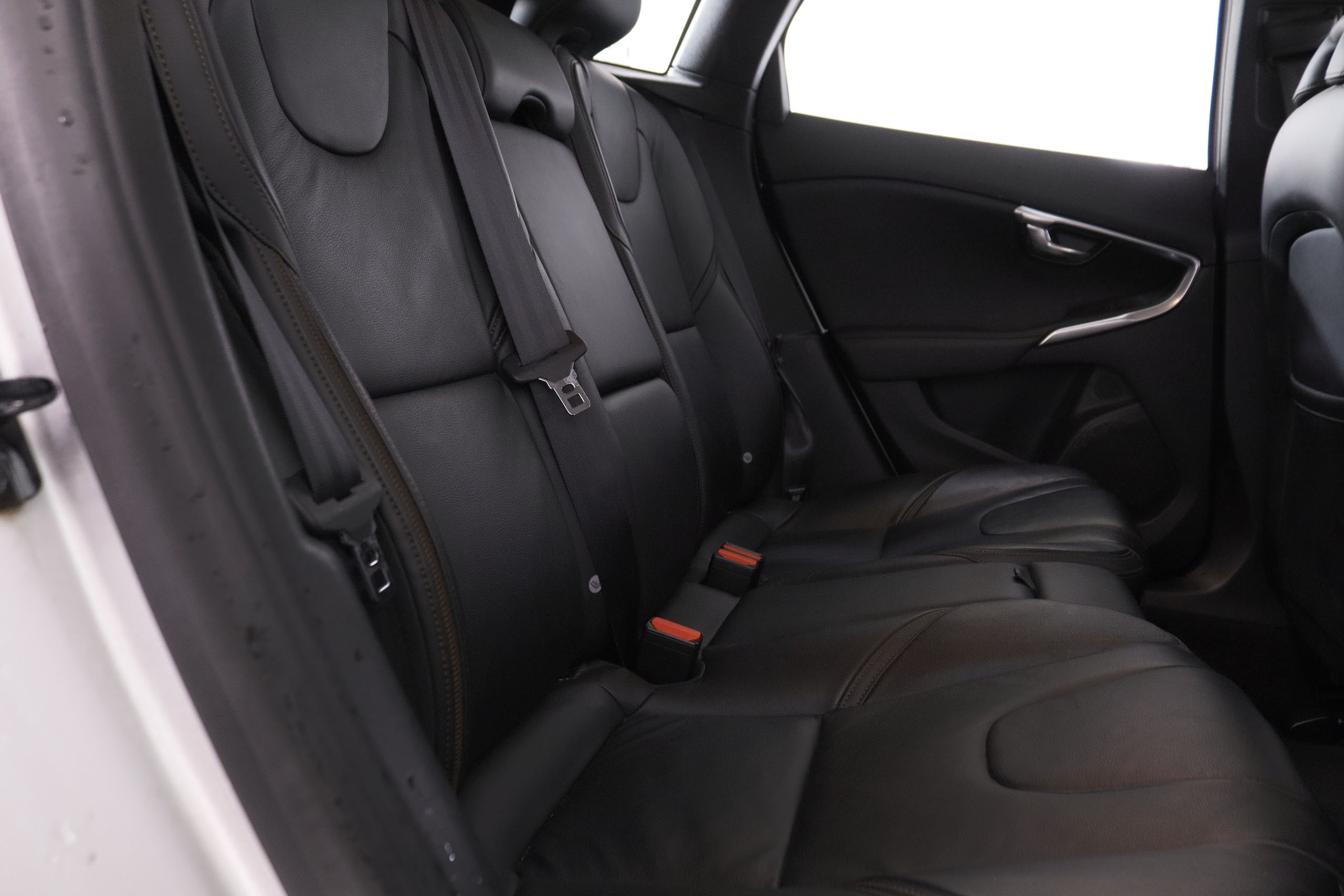 Volvo V40 2.0 D3 CROSS COUNTRY SUMMUM AUTO 150CV 5P # CUERO, NAVY, PARKTRONIC foto 27