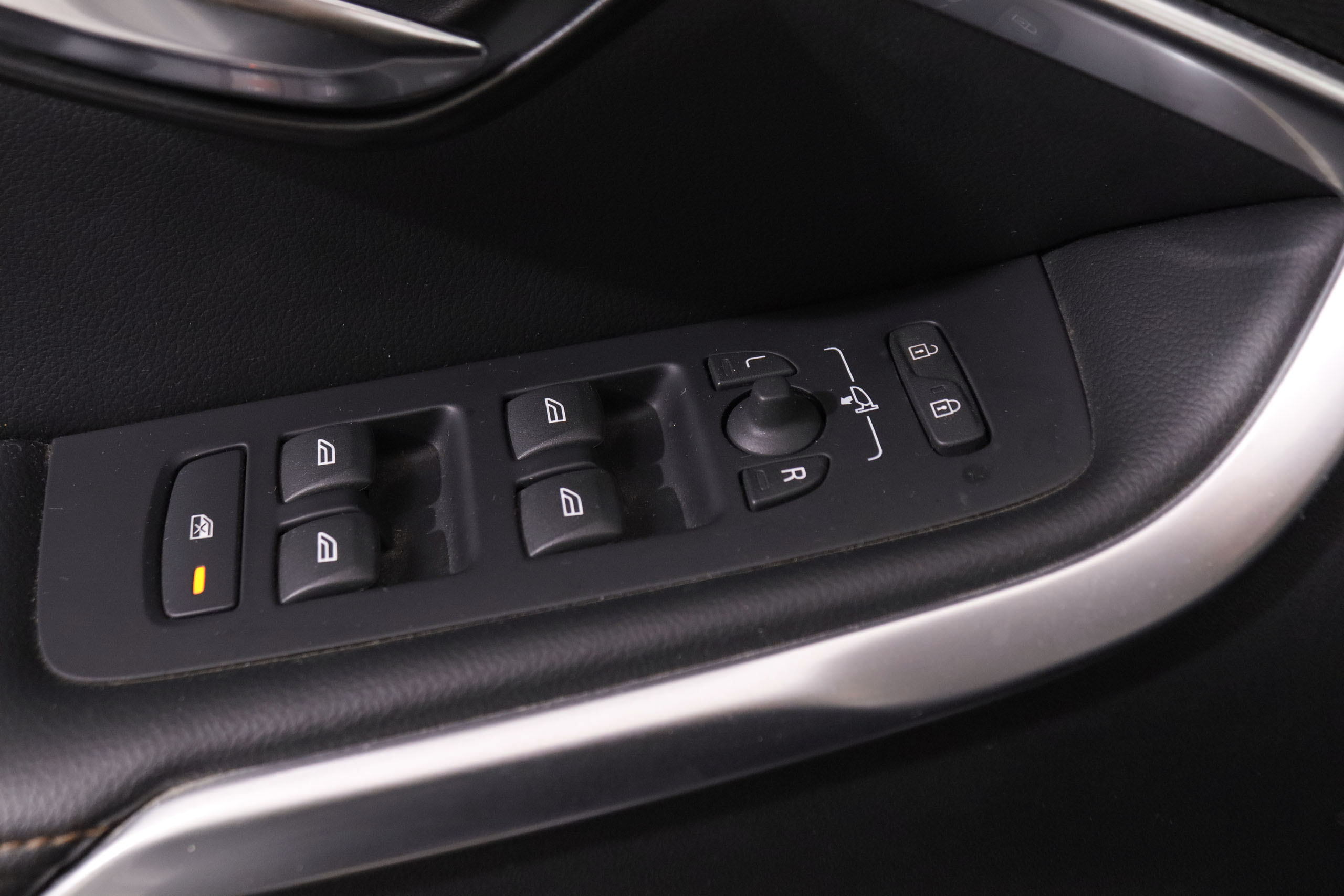 Volvo V40 2.0 D3 CROSS COUNTRY SUMMUM AUTO 150CV 5P # CUERO, NAVY, PARKTRONIC foto 22