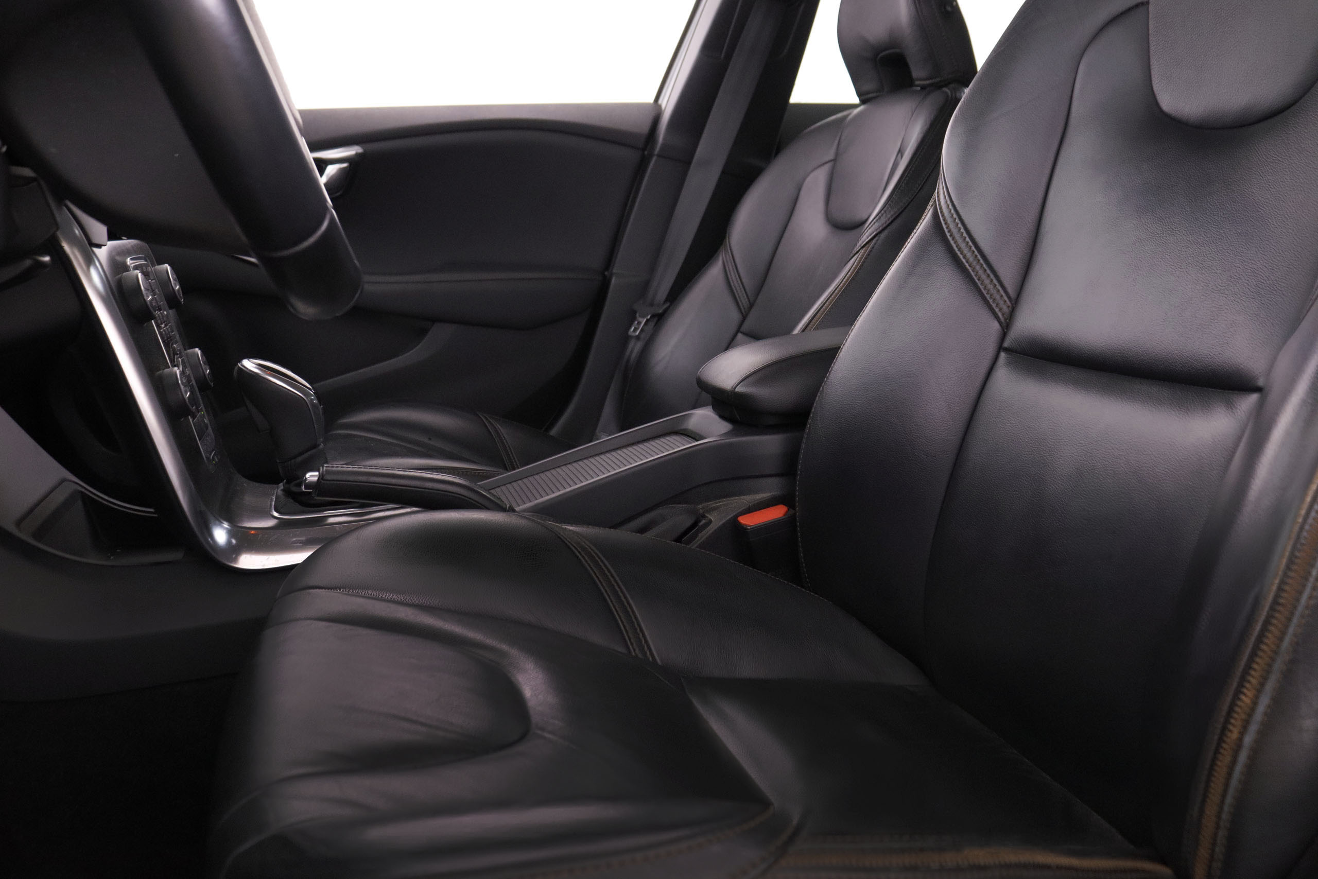 Volvo V40 2.0 D3 CROSS COUNTRY SUMMUM AUTO 150CV 5P # CUERO, NAVY, PARKTRONIC foto 24