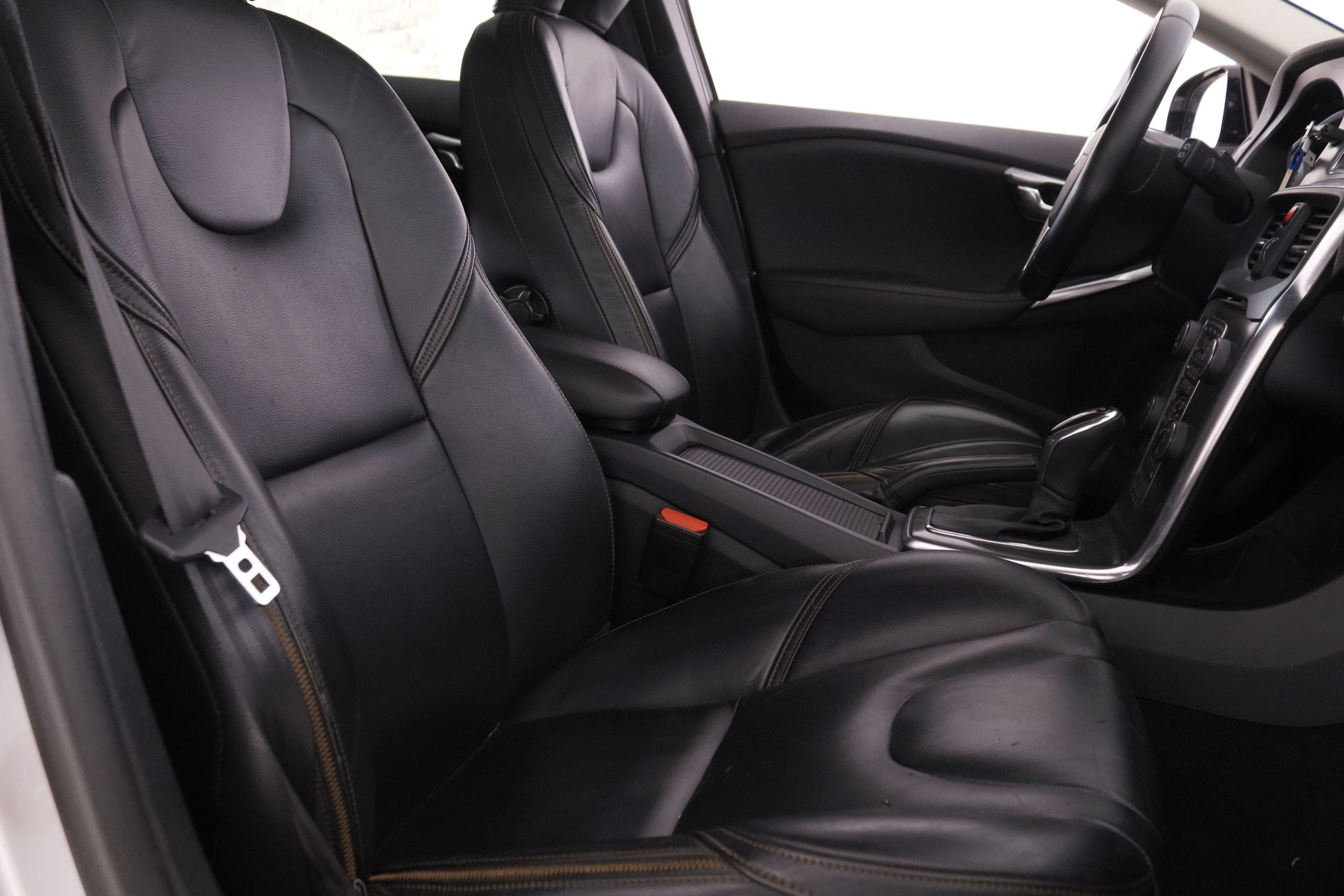 Volvo V40 2.0 D3 CROSS COUNTRY SUMMUM AUTO 150CV 5P # CUERO, NAVY, PARKTRONIC foto 26