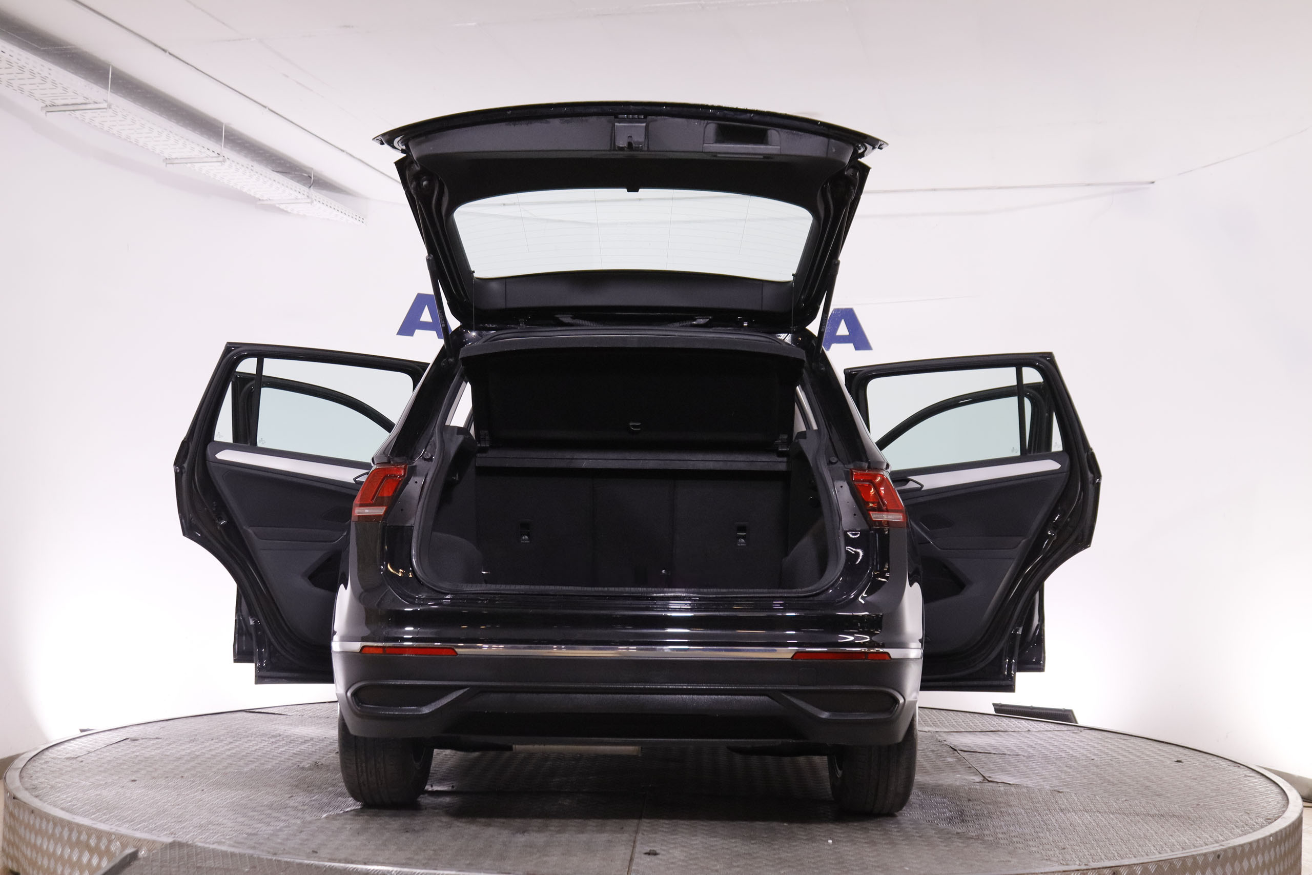 Volkswagen Tiguan 2.0 TDI 120CV 5P # IVA DEDUCIBLE, FAROS LED foto 10