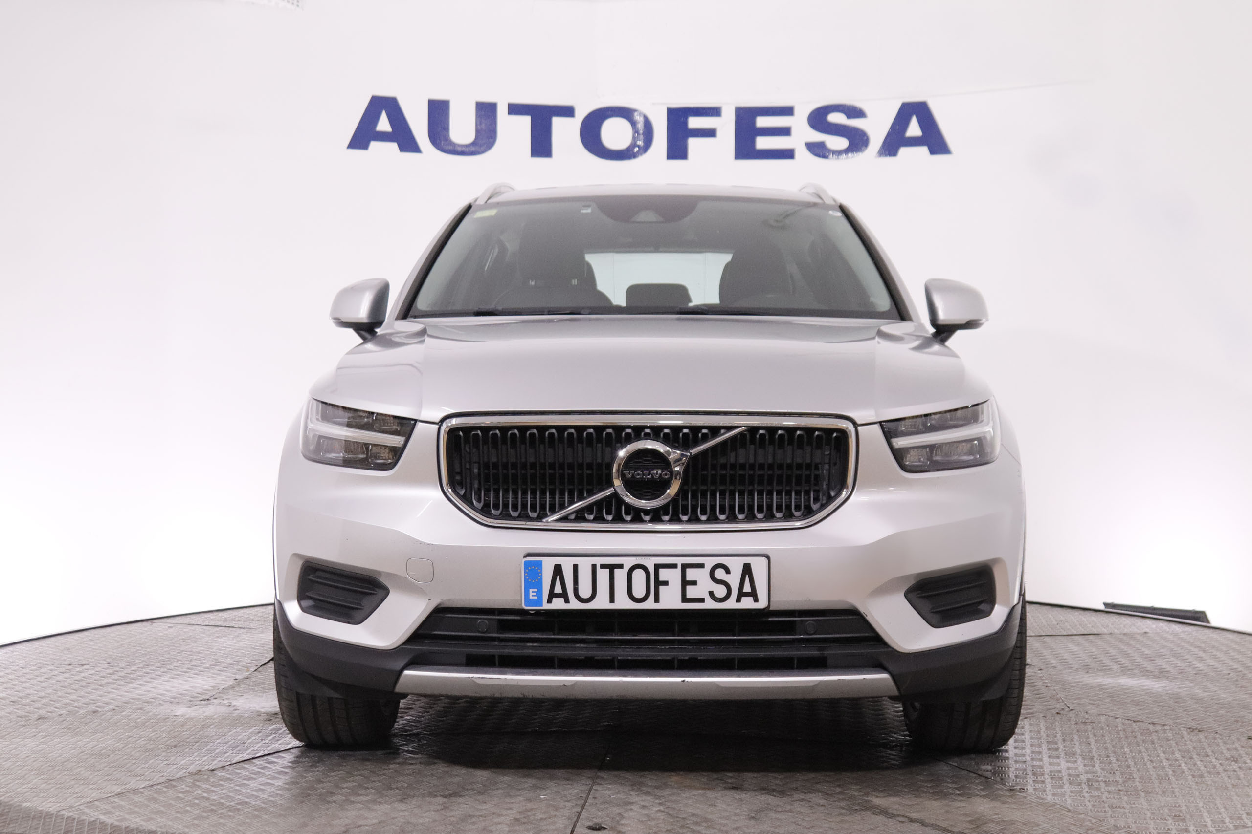 Volvo XC40 2.0 D4 MOMENTUM AUTO AWD 190CV # IVA DEDUCIBLE,NAVY,FAROS LED,PARKTRONIC foto 10