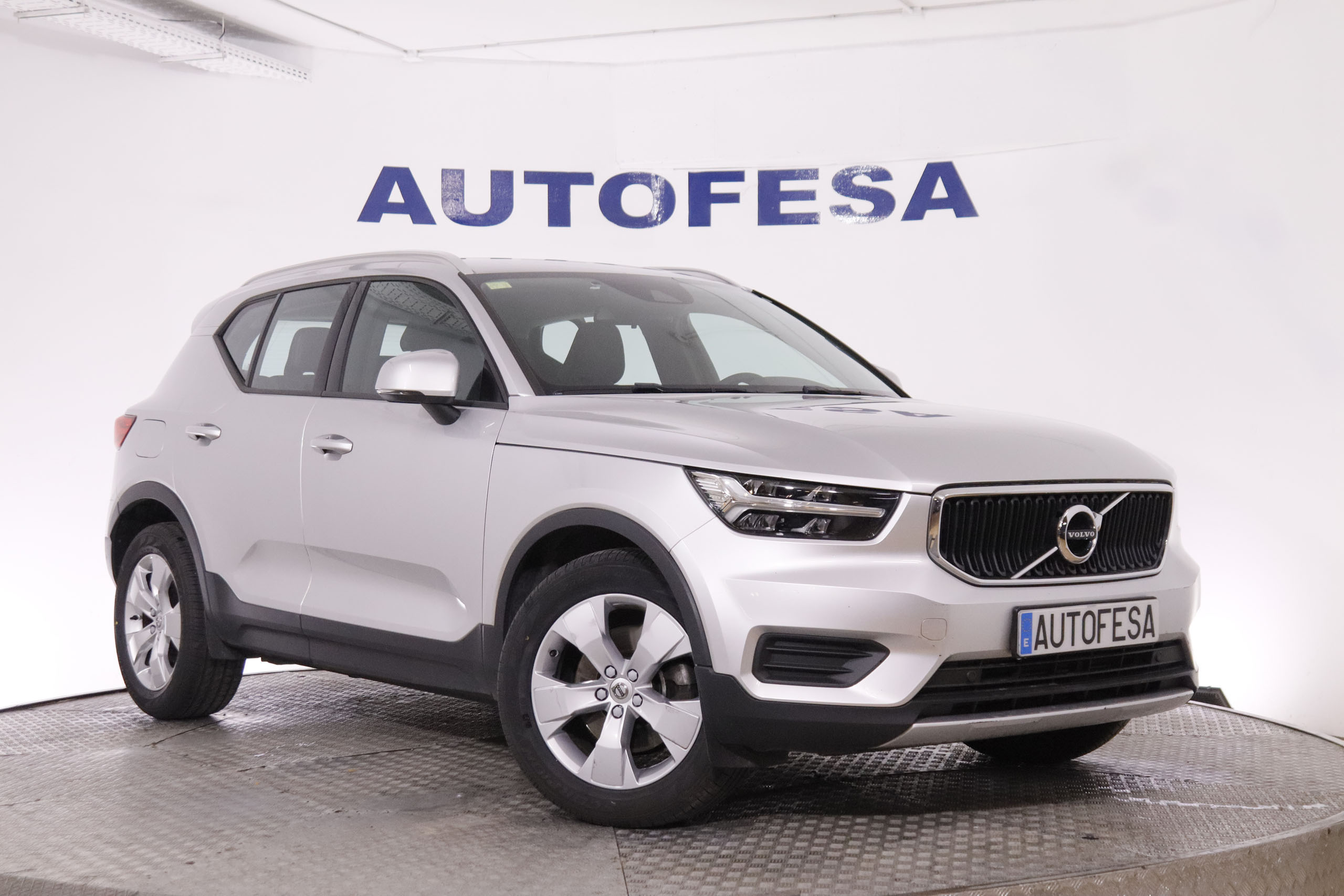 Volvo XC40 2.0 D4 MOMENTUM AUTO AWD 190CV # IVA DEDUCIBLE,NAVY,FAROS LED,PARKTRONIC foto 11