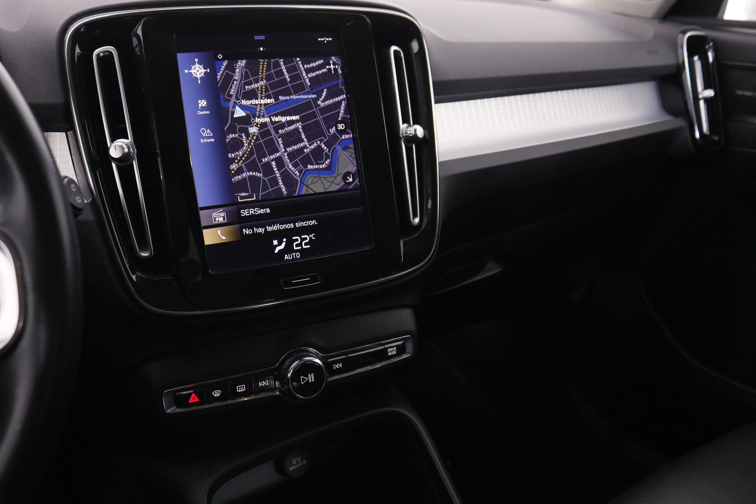 Volvo XC40 2.0 D4 MOMENTUM AUTO AWD 190CV # IVA DEDUCIBLE,NAVY,FAROS LED,PARKTRONIC foto 18