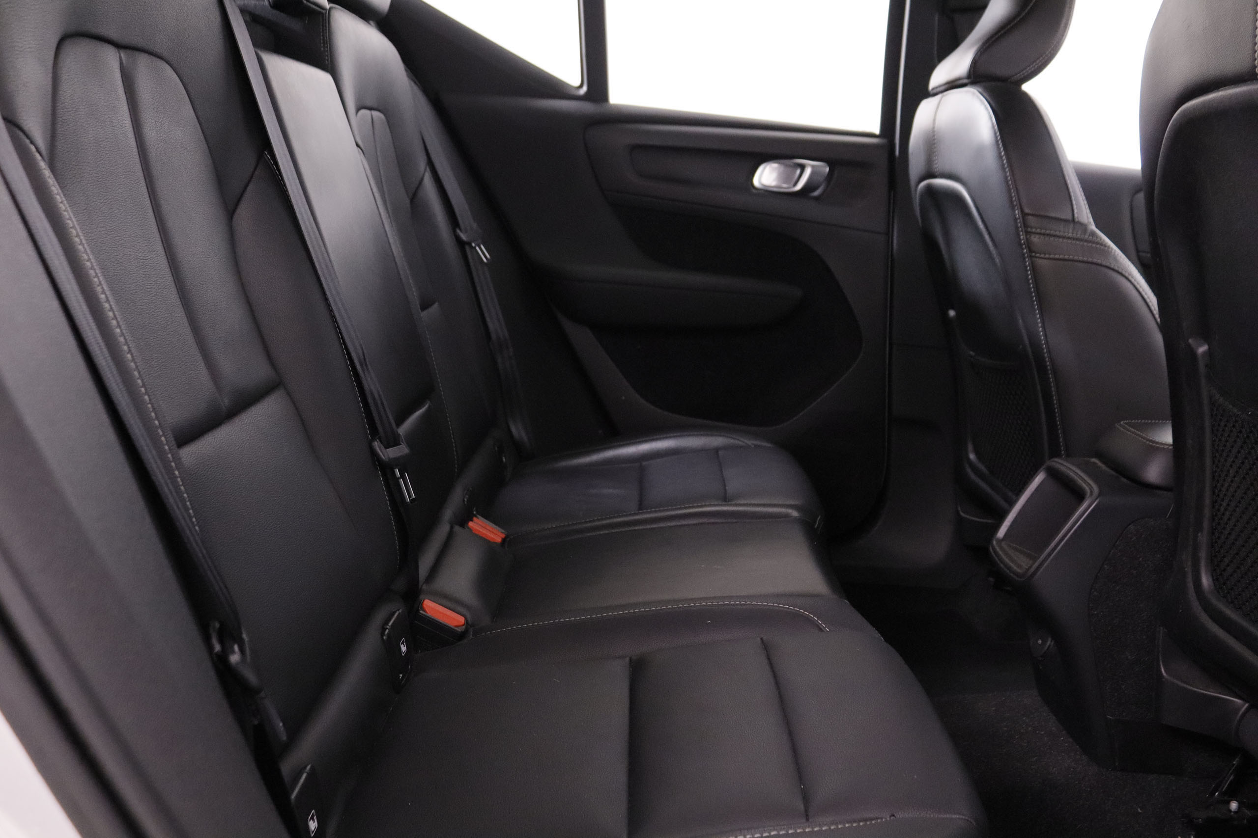 Volvo XC40 2.0 D4 MOMENTUM AUTO AWD 190CV # IVA DEDUCIBLE,NAVY,FAROS LED,PARKTRONIC foto 21