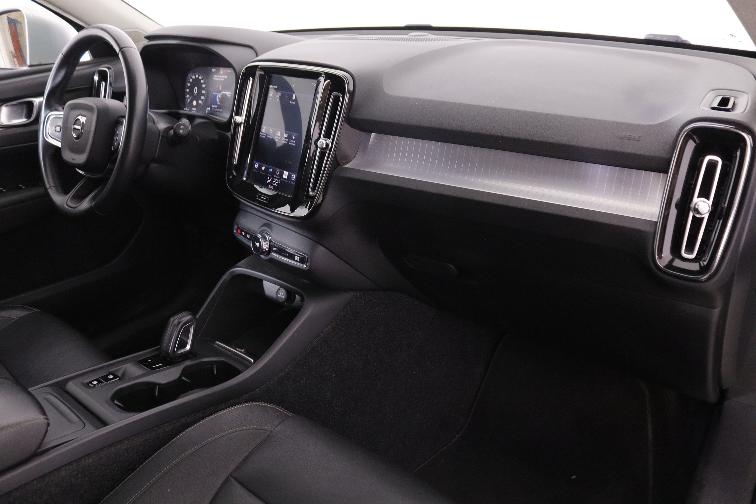 Volvo XC40 2.0 D4 MOMENTUM AUTO AWD 190CV # IVA DEDUCIBLE,NAVY,FAROS LED,PARKTRONIC foto 22