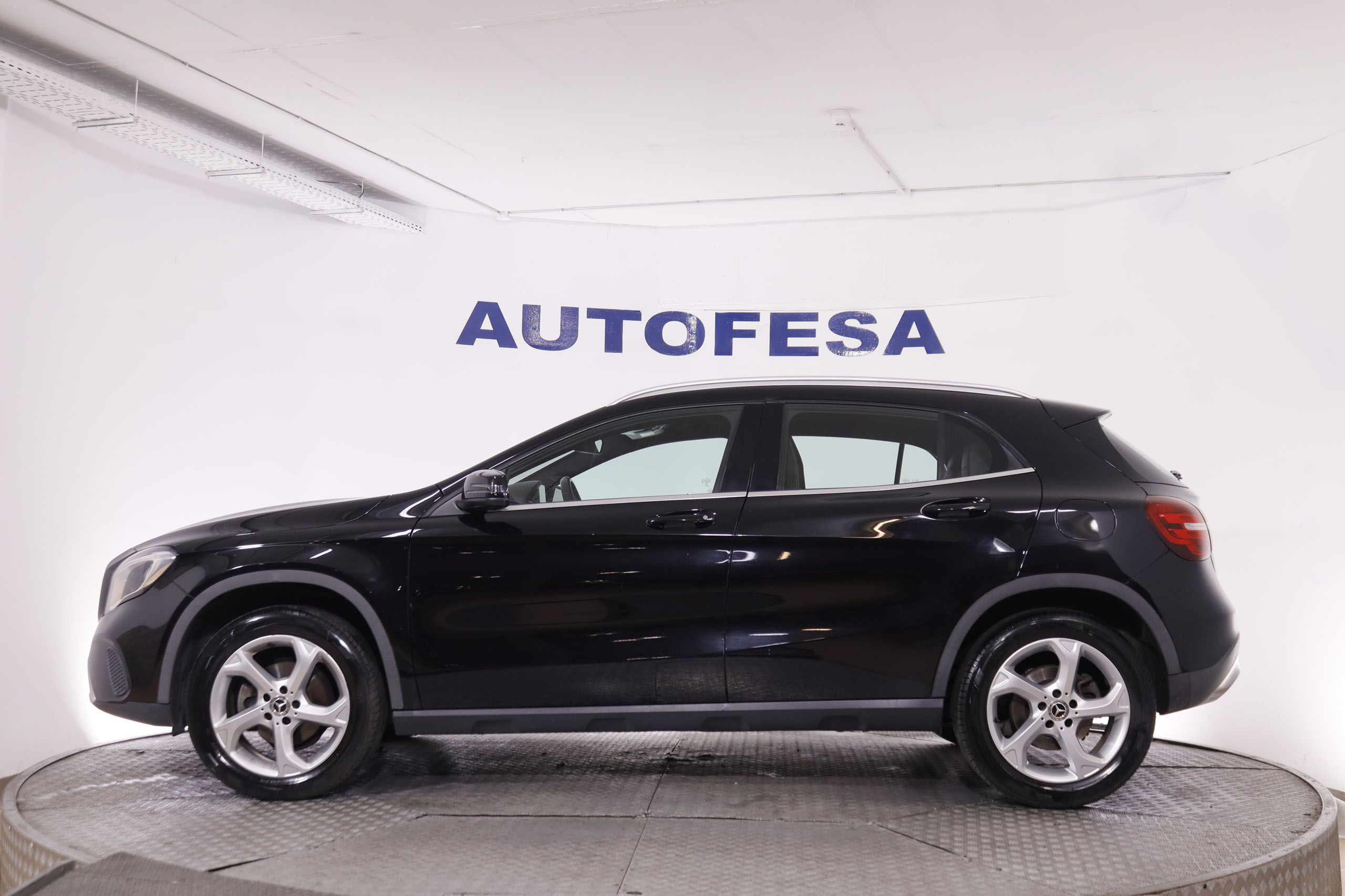 Mercedes-benz Gla 180 CLASE GLA 180 AUTO URBAN 122CV 5P # NAVY,FAROS LED,CAMARA TRASERA foto 5